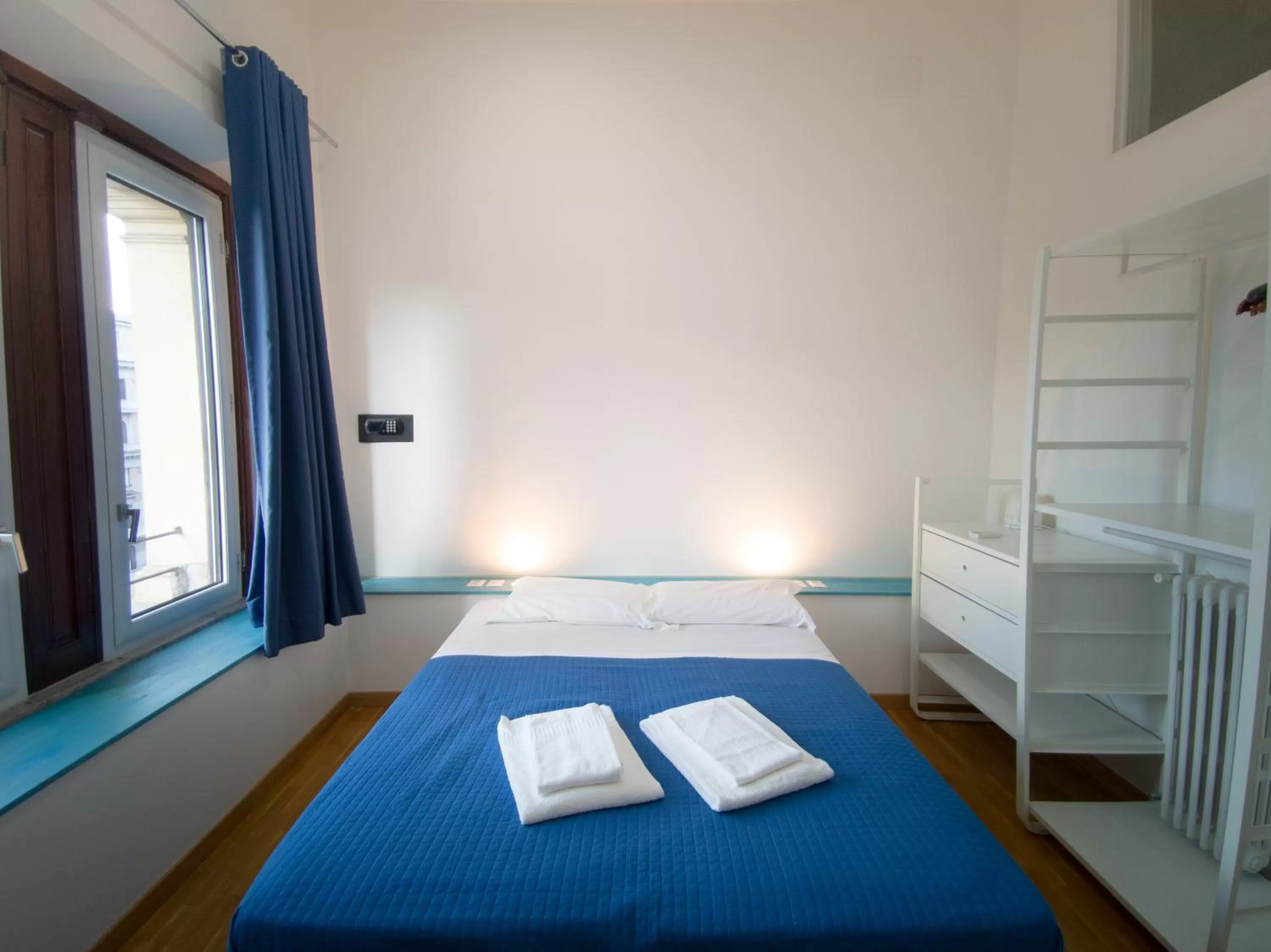 Bedroom, Bed in 5 sirene