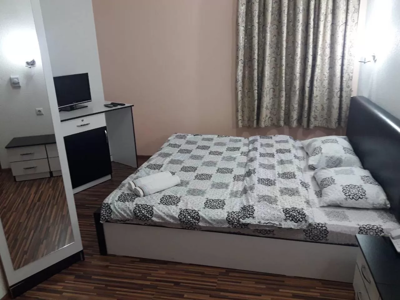 cot, Bed in Hotel Albatros