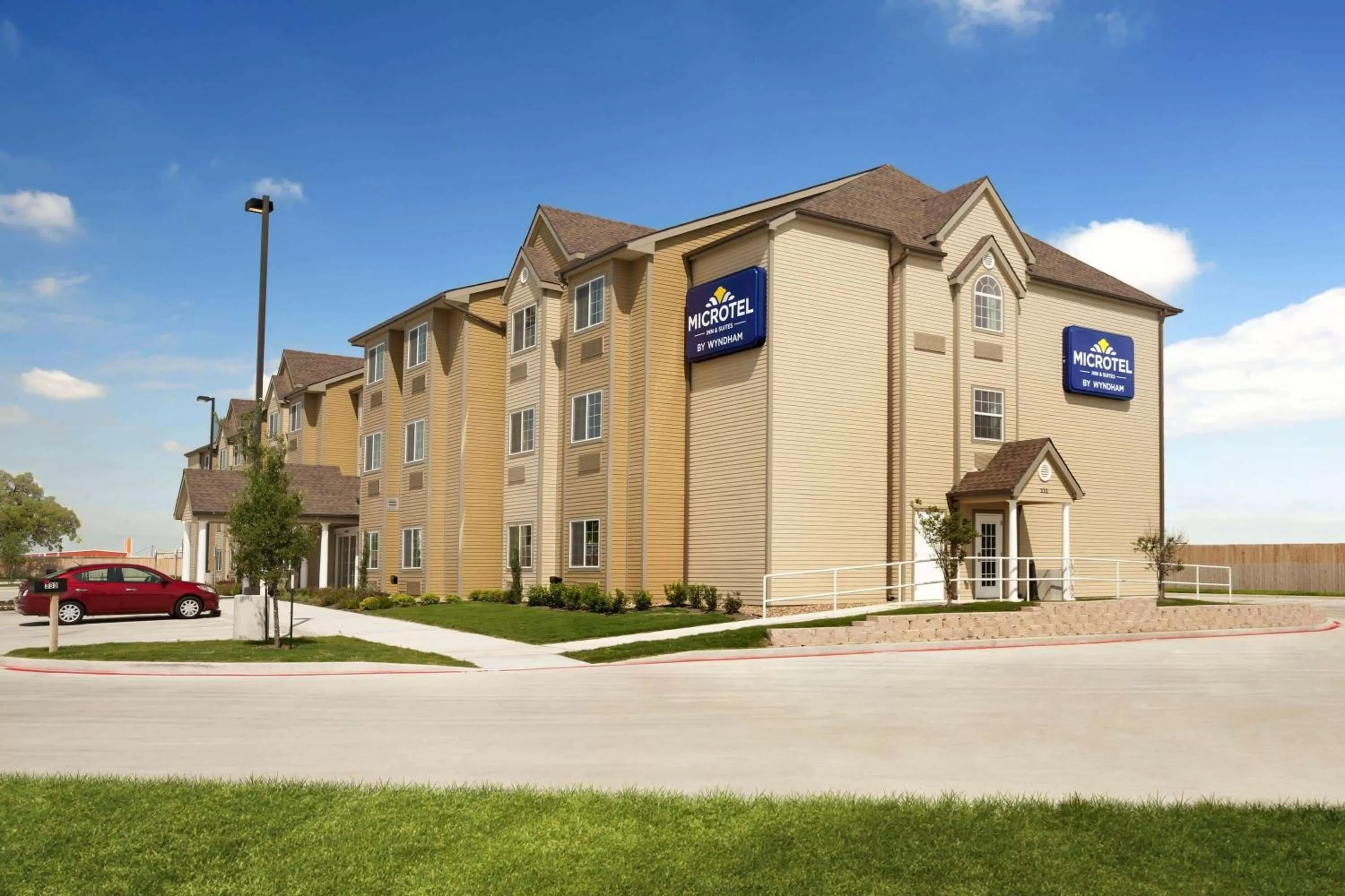 Microtel Inn & Suites by Wyndham Kenedy Karnes City