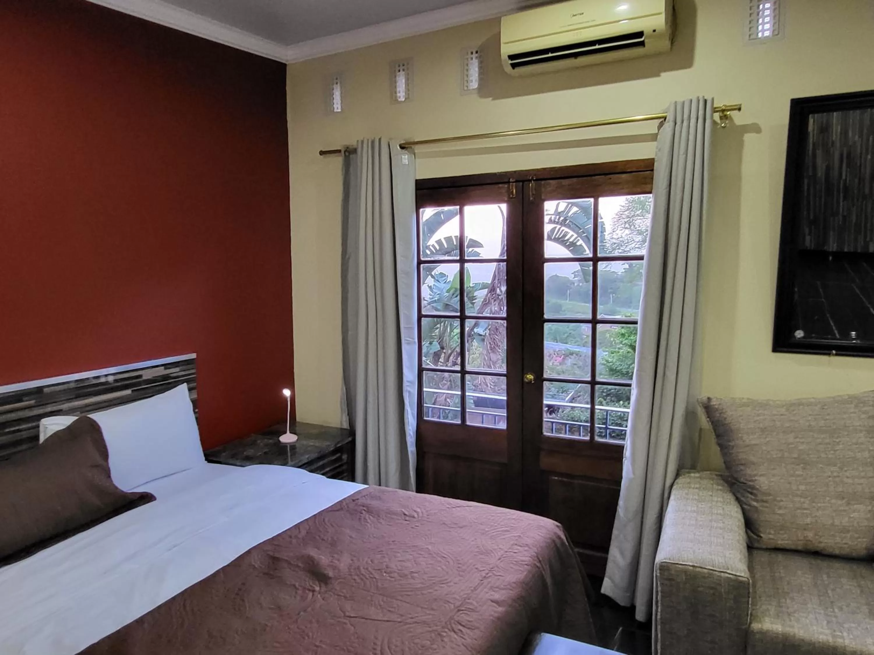 Bed in Gem of Manor drive