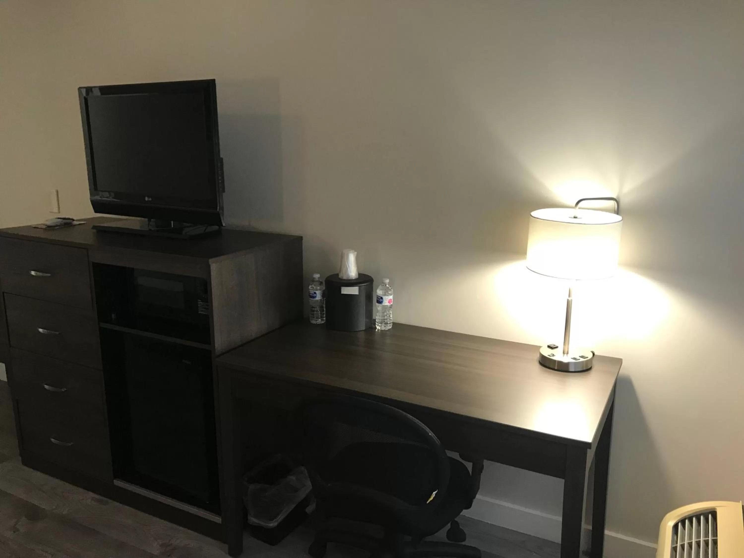 hair dresser in HoM, A Trademark Collection Hotel