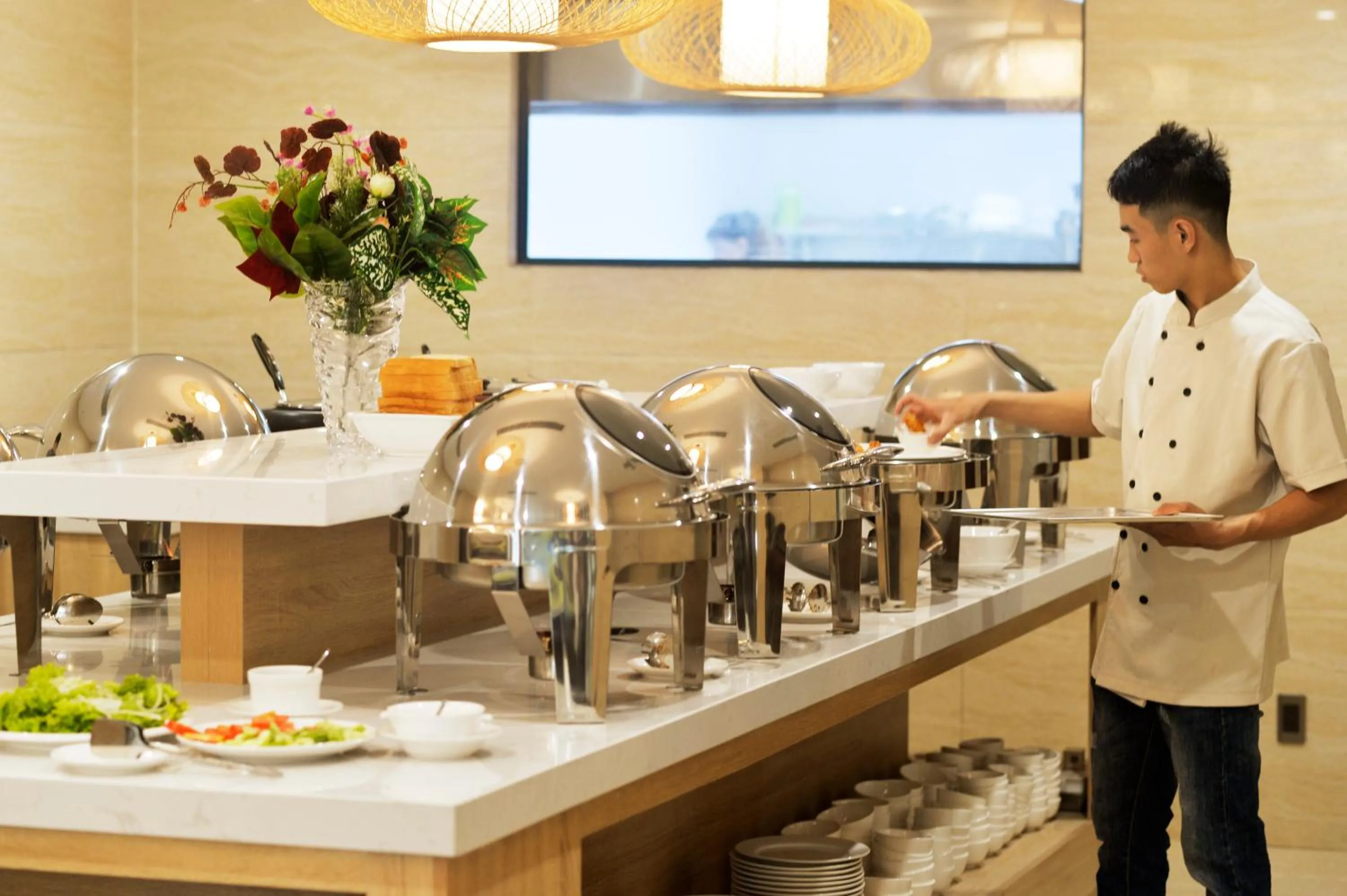 Restaurant/places to eat in Aiden Saigon Hotel