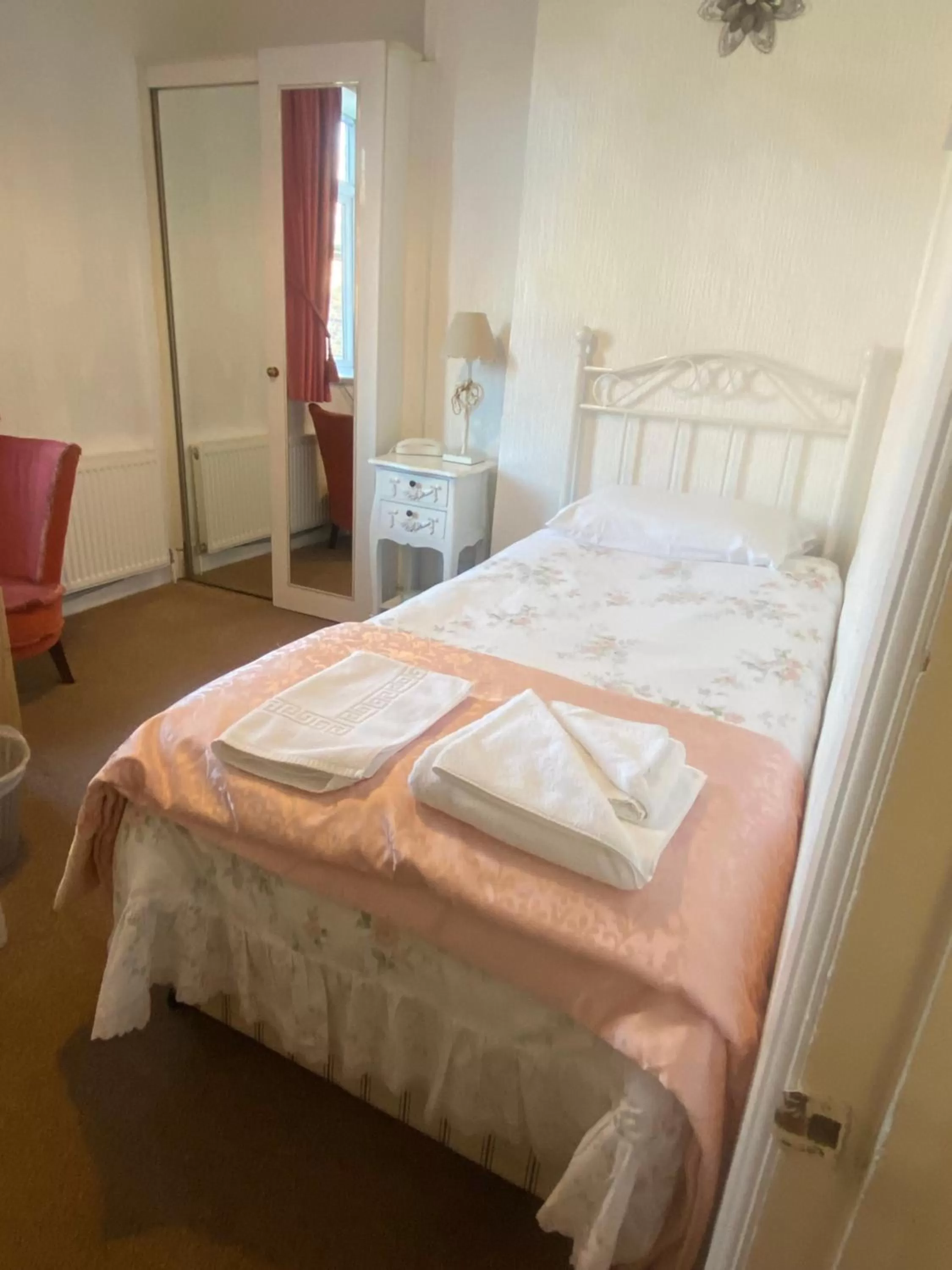 Bed in Parlors Hall Hotel