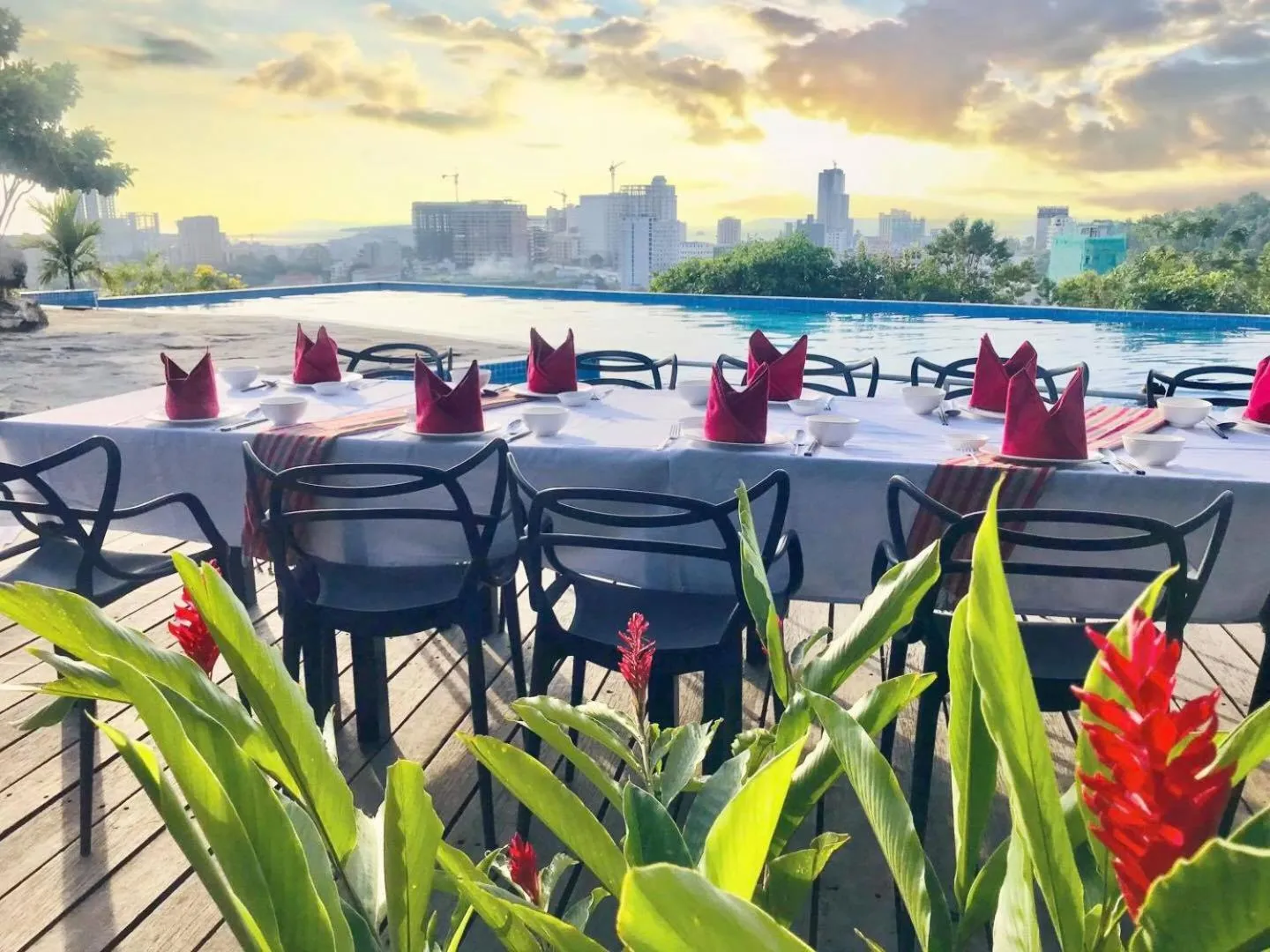 Restaurant/places to eat in 360 Resort