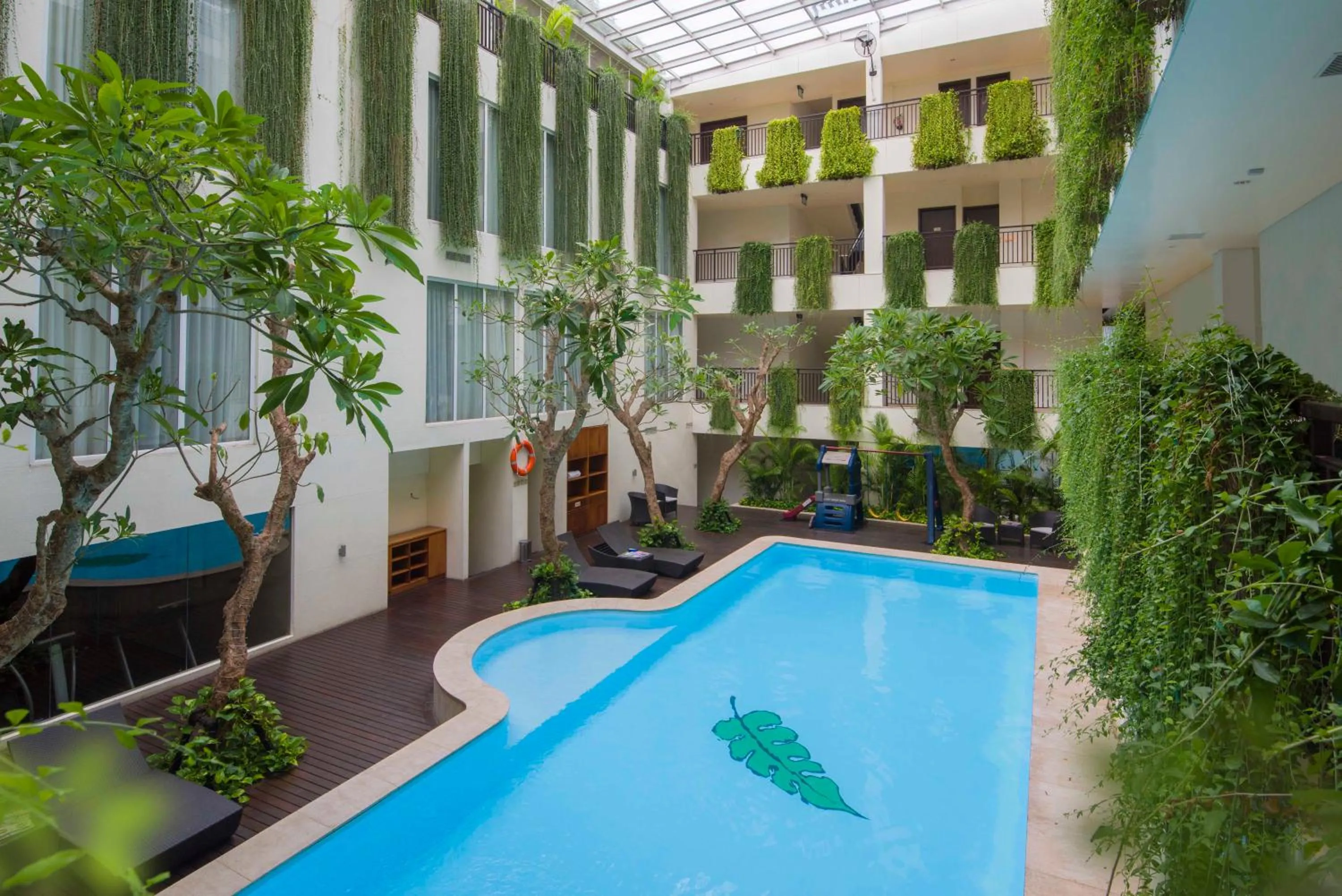 Swimming pool in Dwijaya House of Pakubuwono