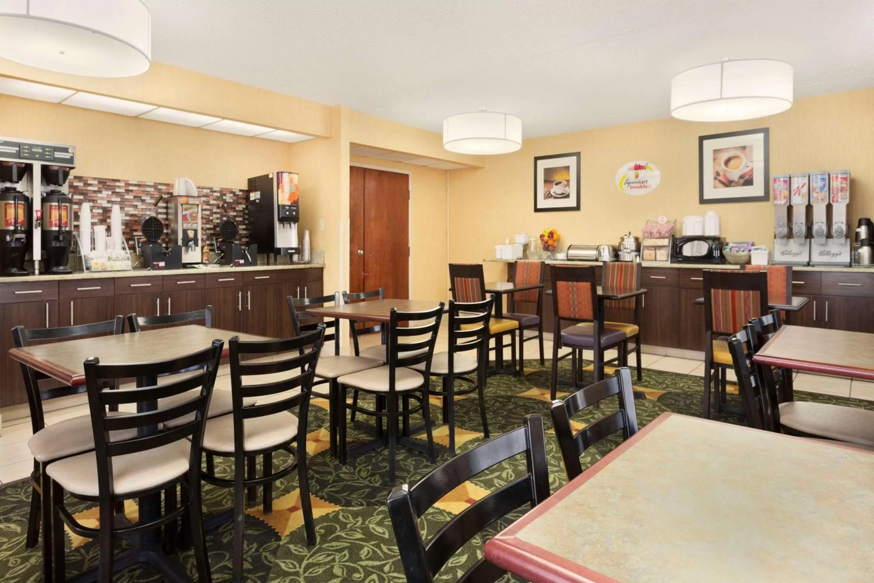 Restaurant/places to eat in Super 8 by Wyndham Westminster Denver North