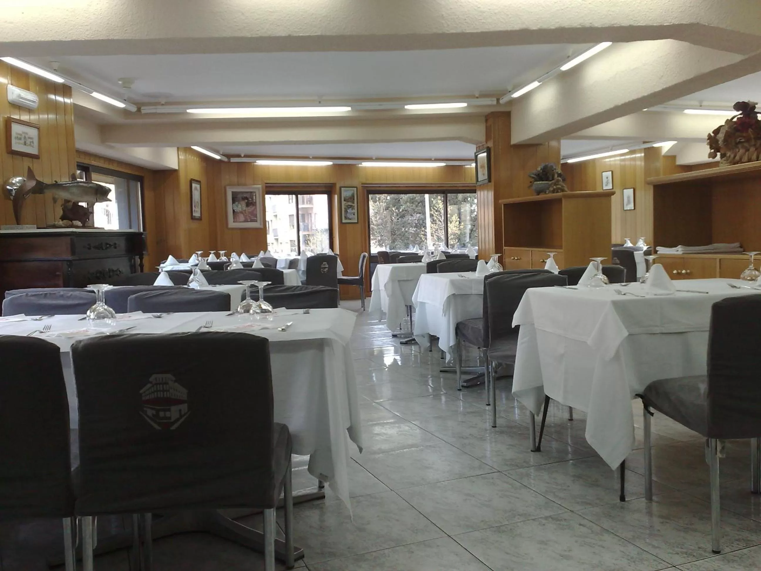 Restaurant/places to eat in Hotel Avenida