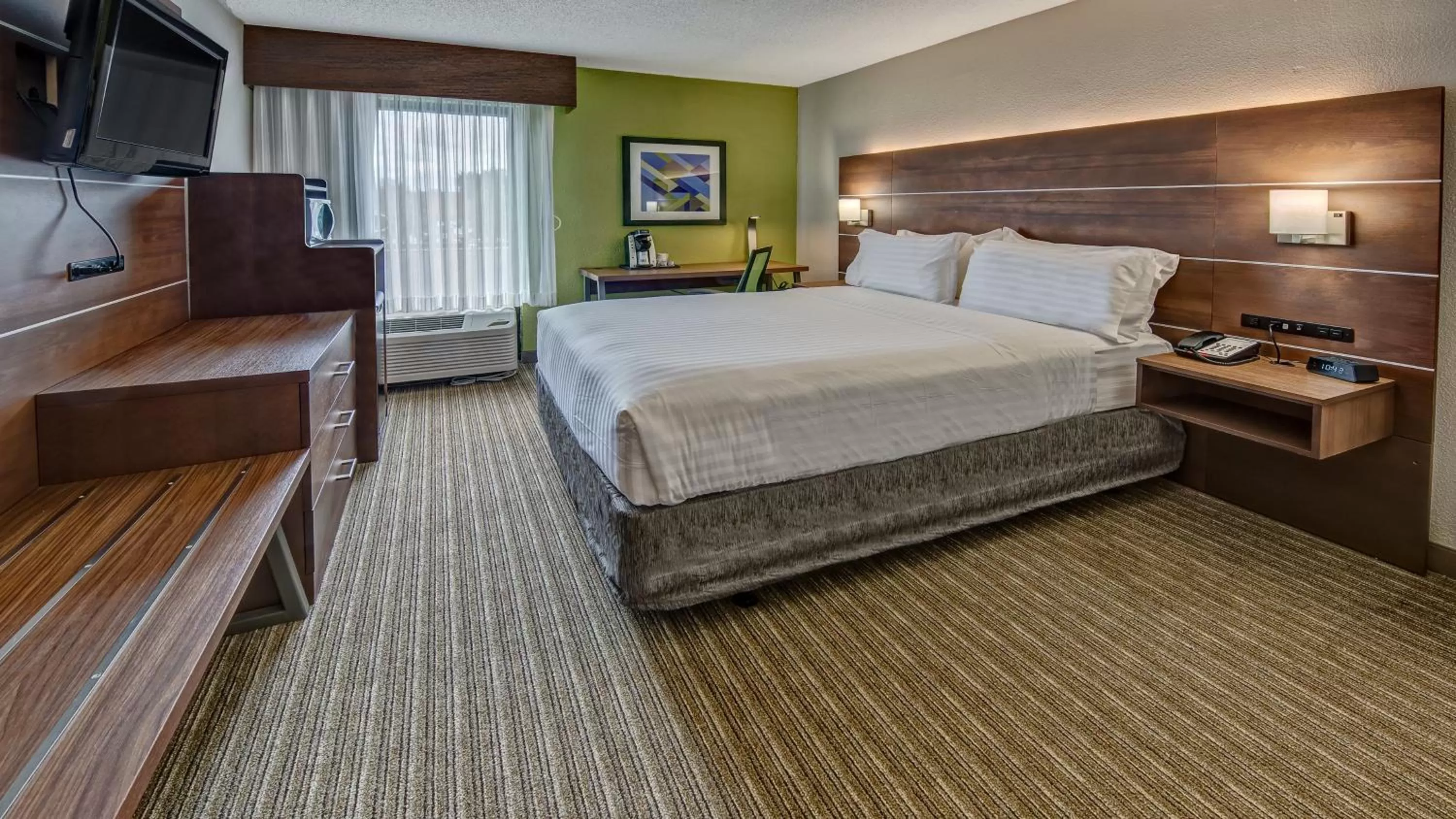 Photo of the whole room, Bed in Holiday Inn Express Memphis Medical Center - Midtown by IHG