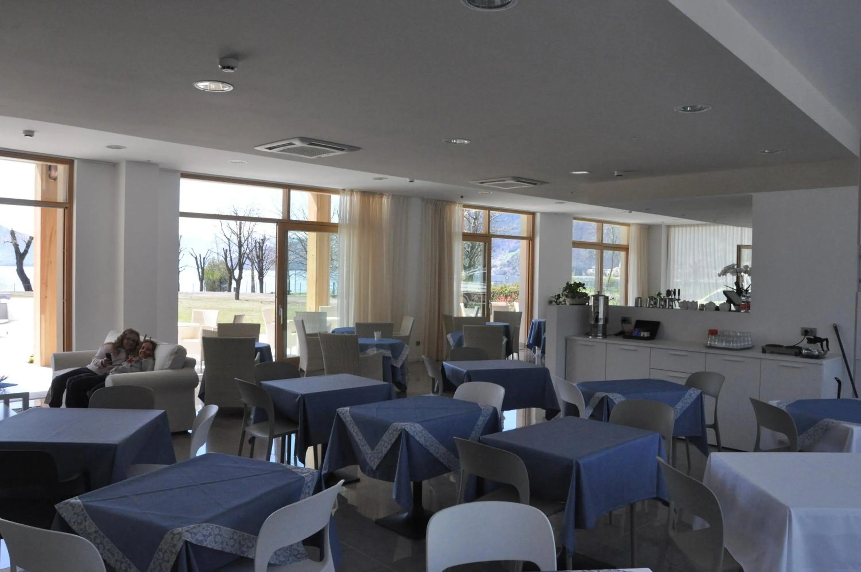 Restaurant/places to eat in Tullio Hotel