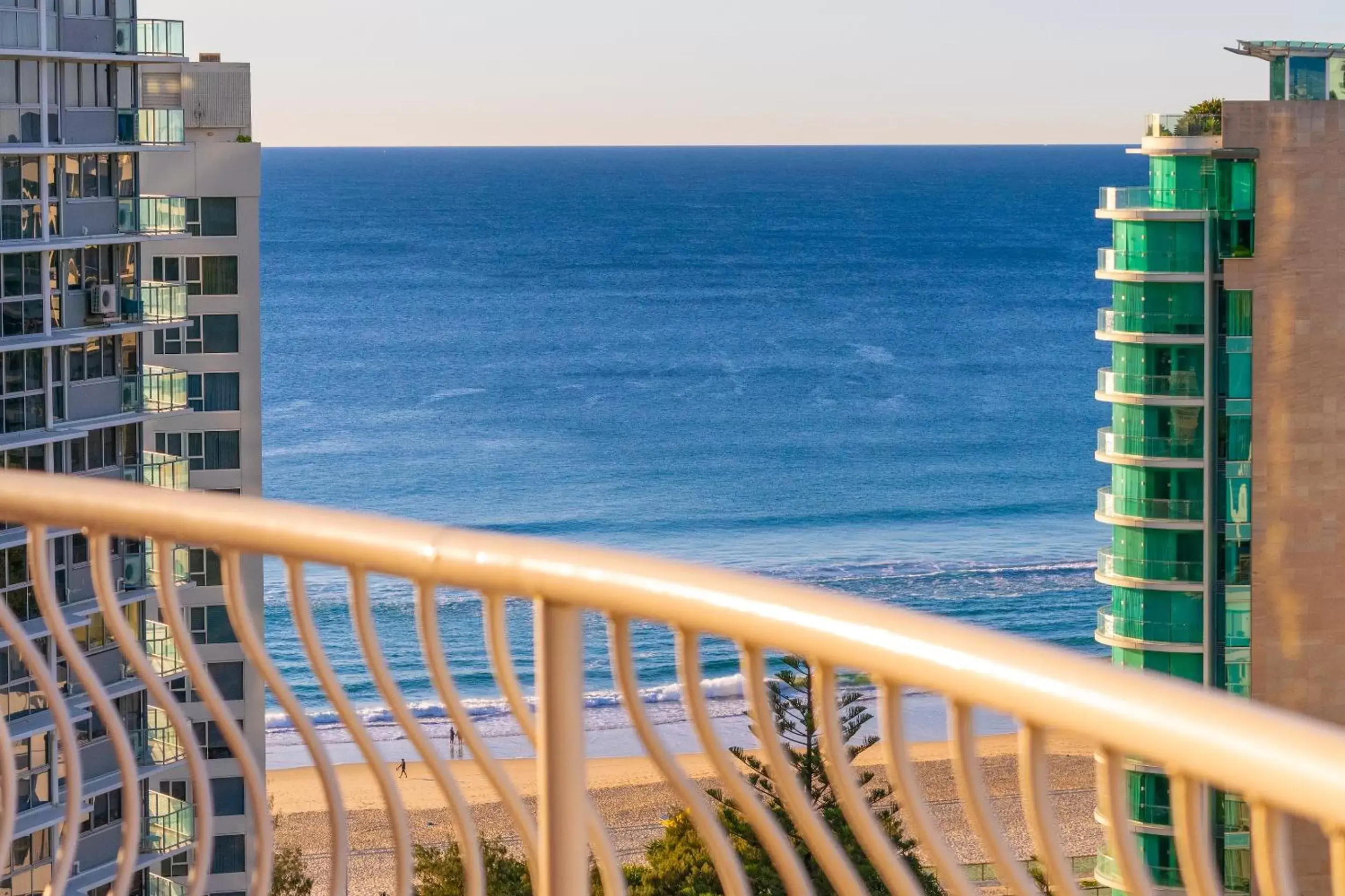 Two-Bedroom Ocean View Apartment with Two Bathrooms in Aegean Apartments Surfers Paradise Two-Bedroom Ocean View Apartment with Two Bathrooms in Aegean Apartments Surfers Paradise