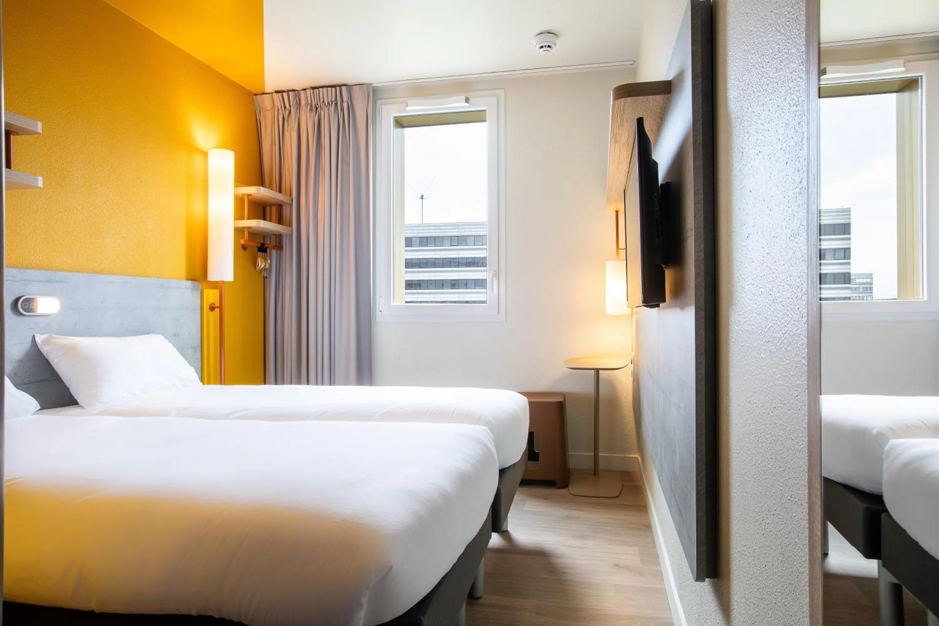 Bed in ibis budget Paris Gennevilliers