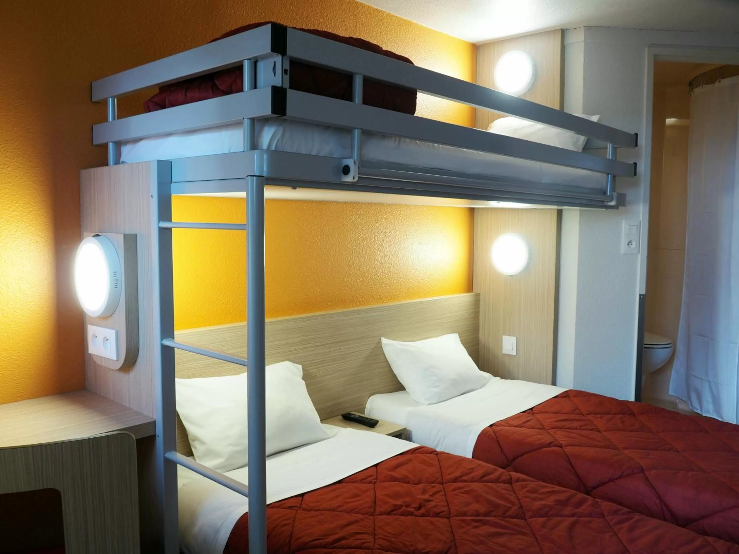 bunk bed, Bed in Premiere Classe Saumur