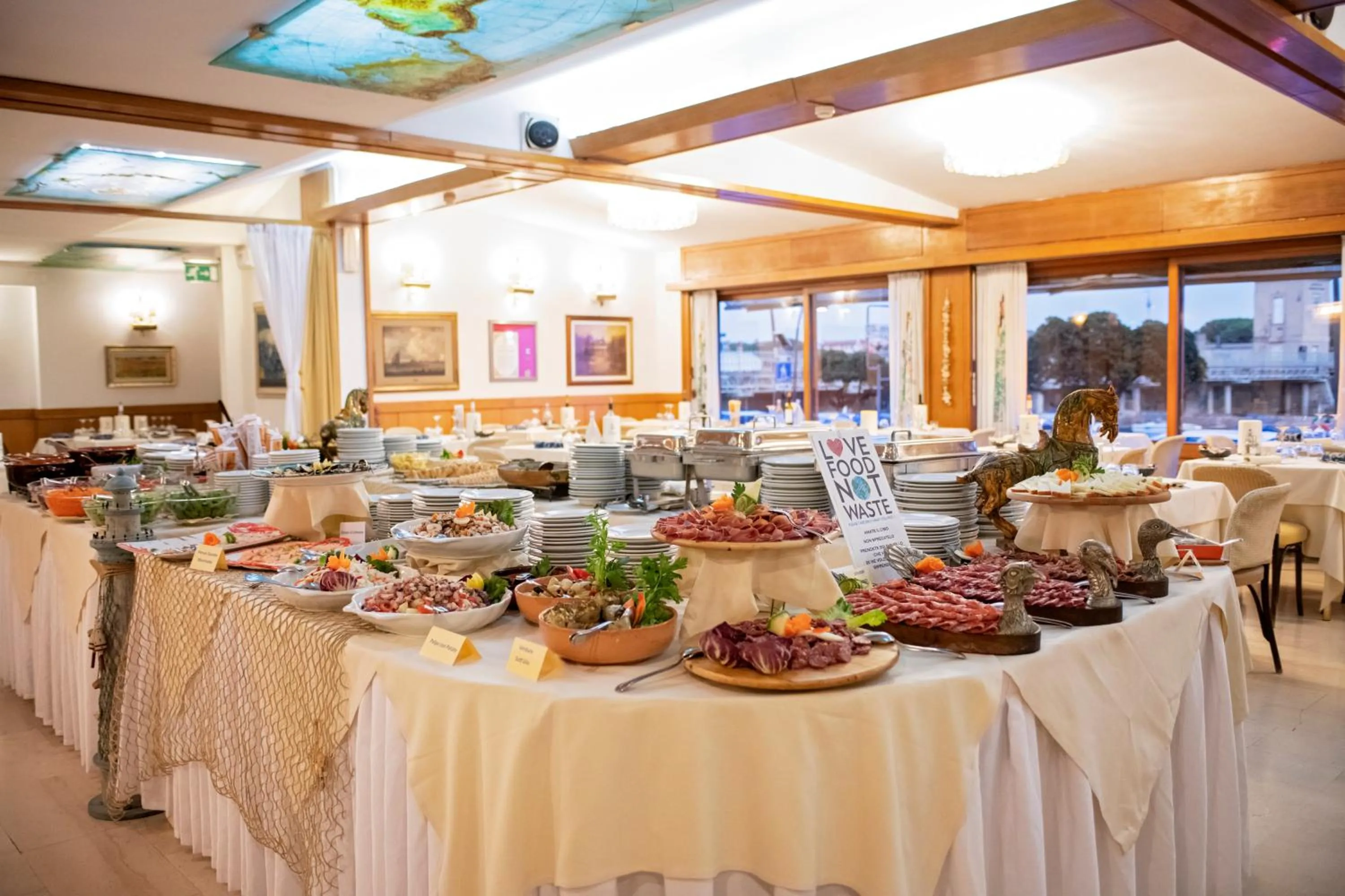 Restaurant/places to eat in Hotel L'Approdo