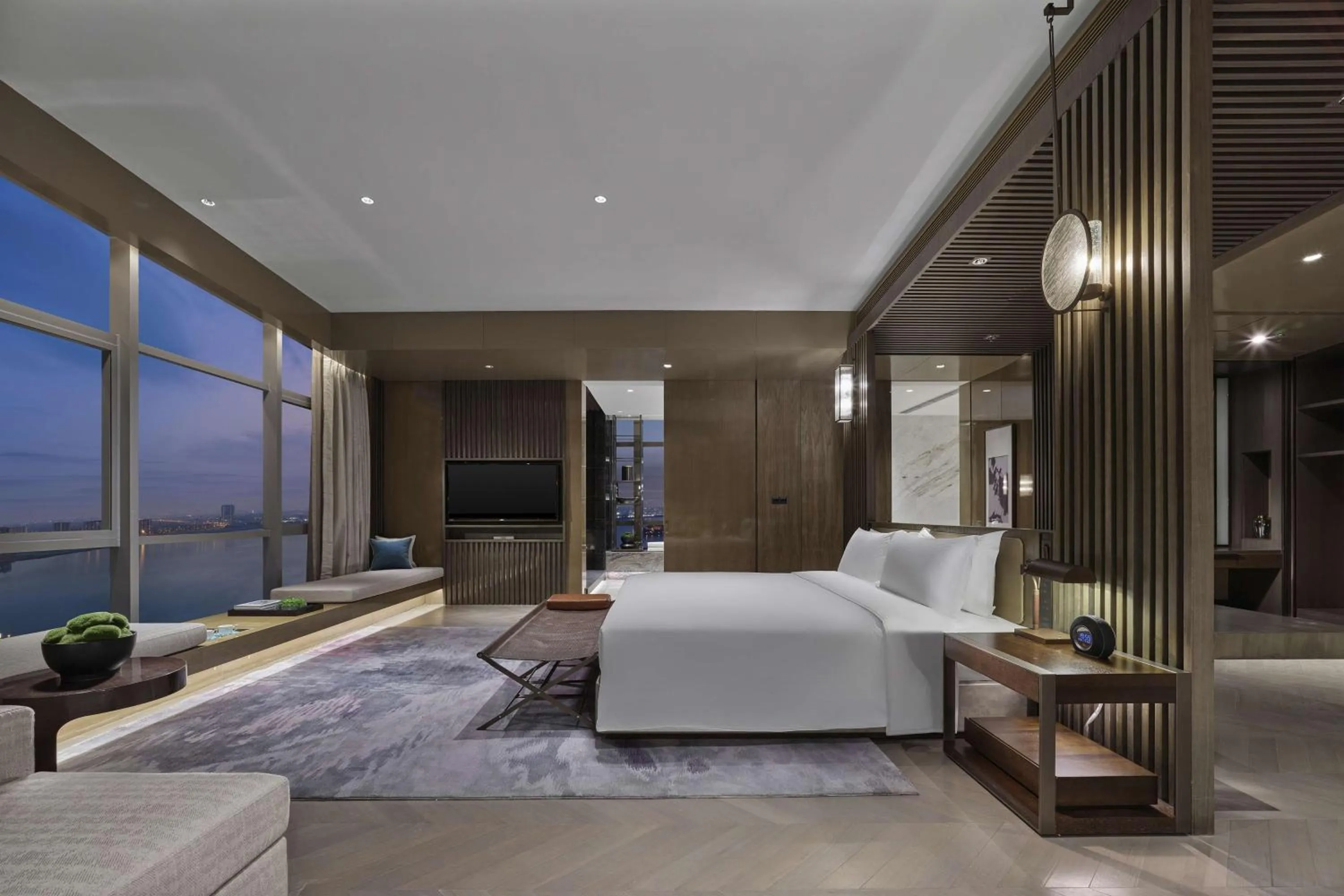 Bed in Hilton Suzhou Yinshan Lake