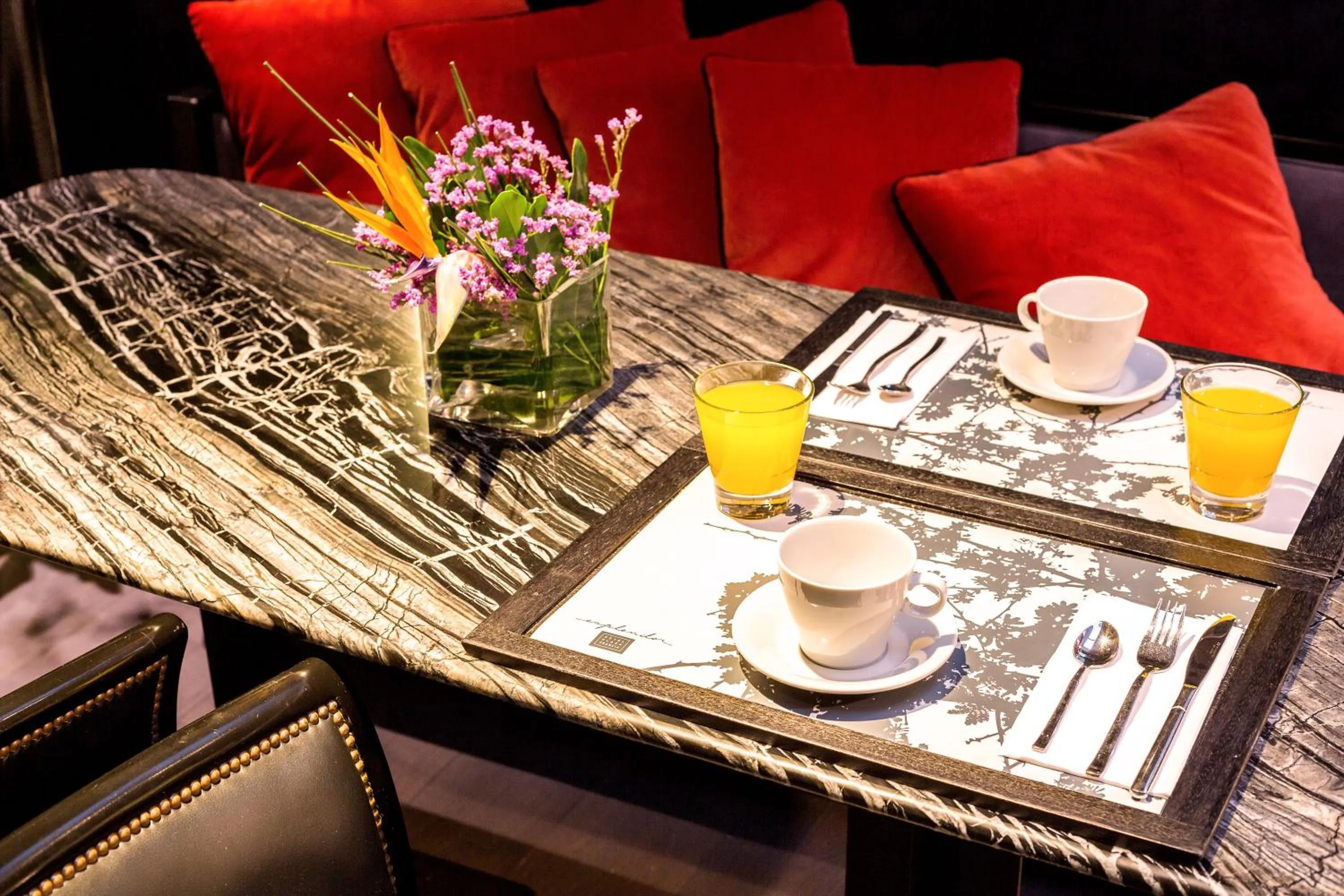 Restaurant/places to eat in Esplendor Plaza Francia