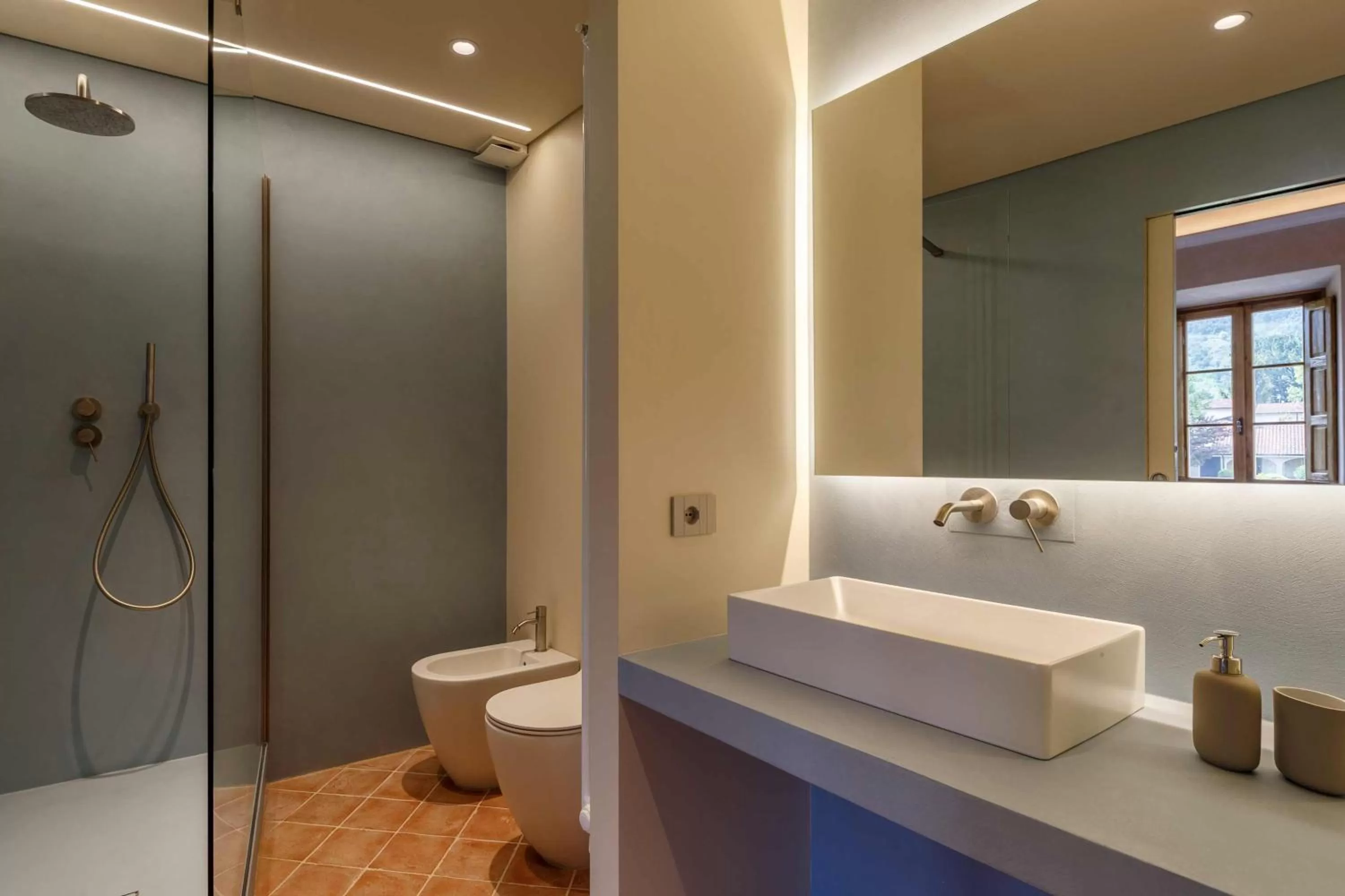 Shower in Badia Giulia Prestigious Historical B&B, Camaiore - Adults Only - No Pets