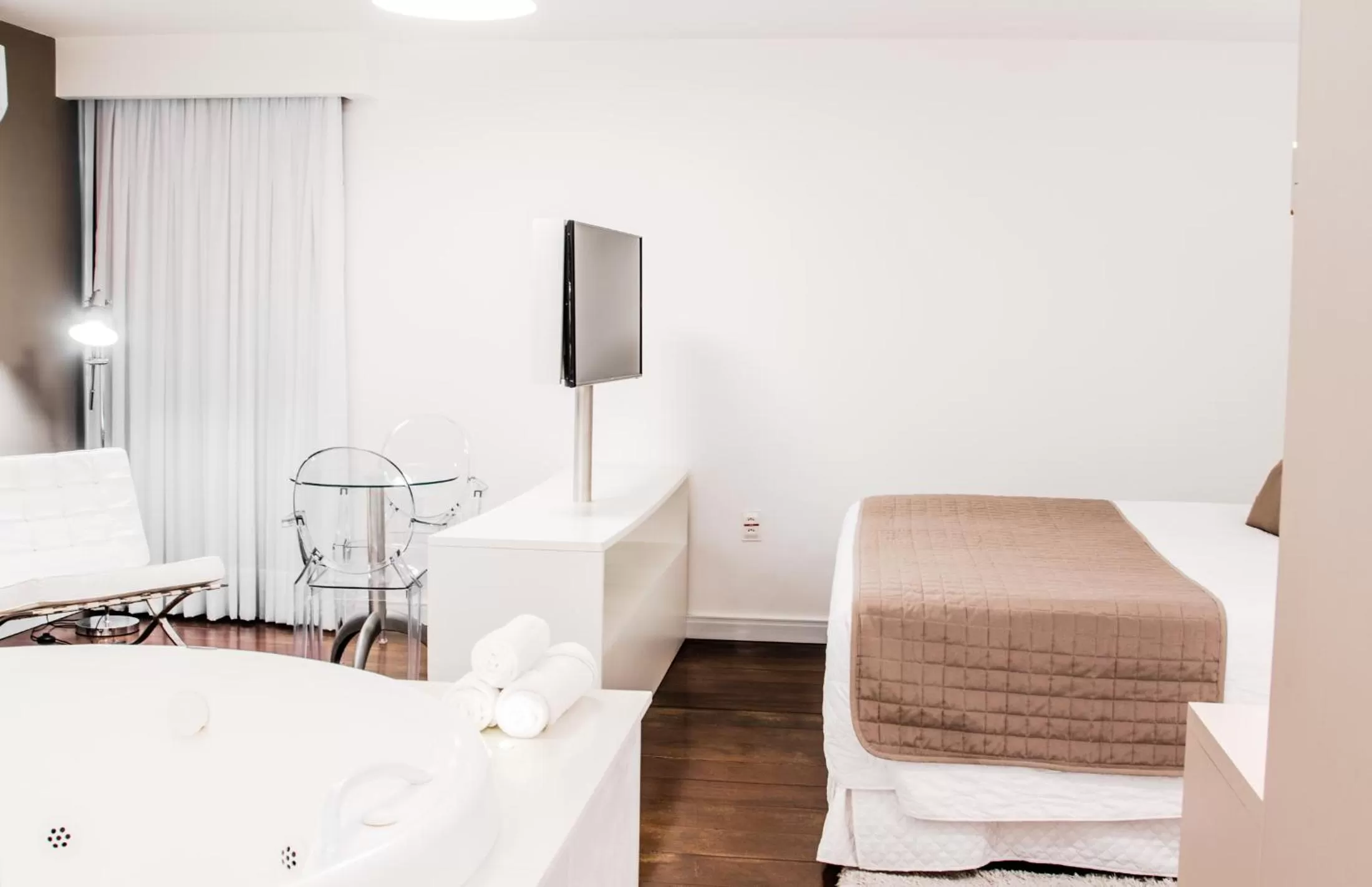 Dining area, Bed in Hotel Rieger