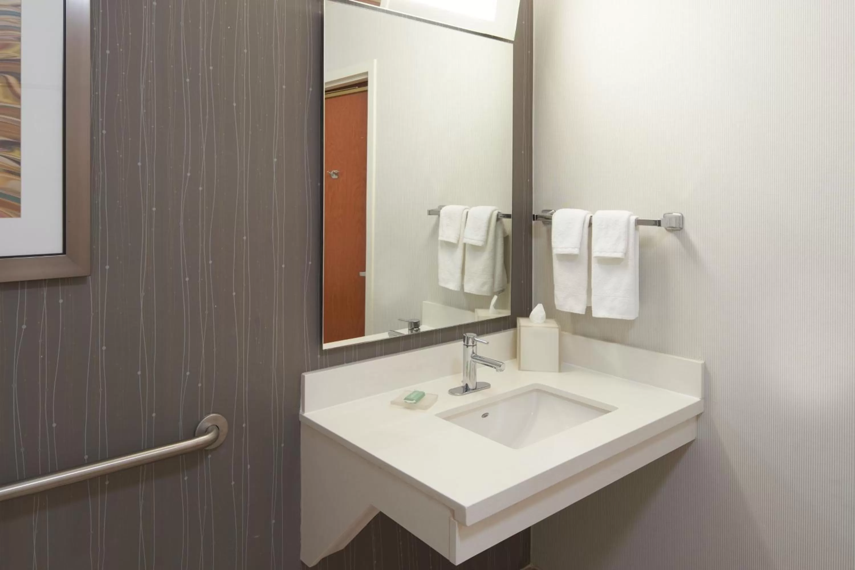 Bathroom in Courtyard by Marriott Orlando Lake Buena Vista in the Marriott Village