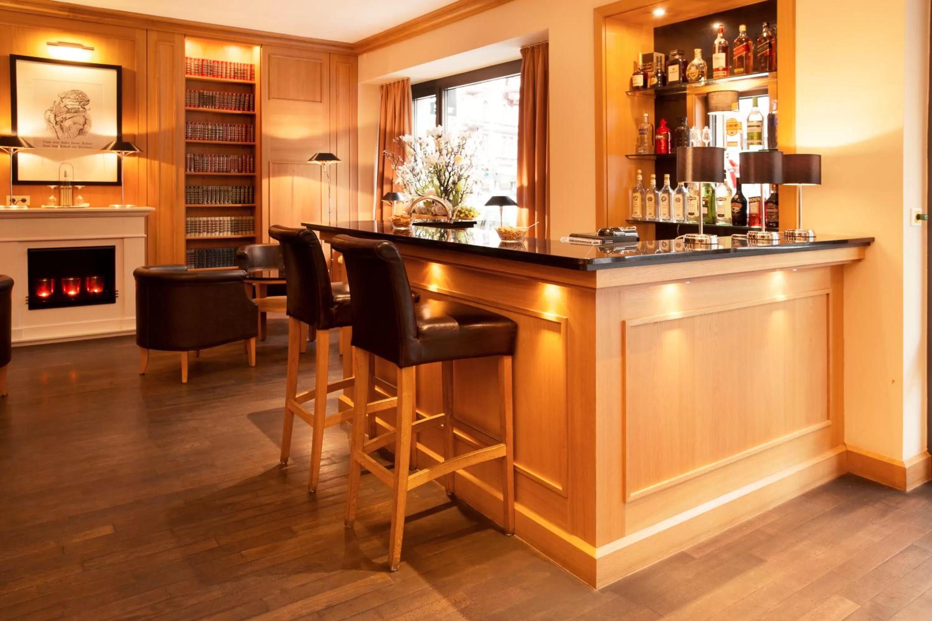 Lounge or bar in TOWNHOUSE Hotel