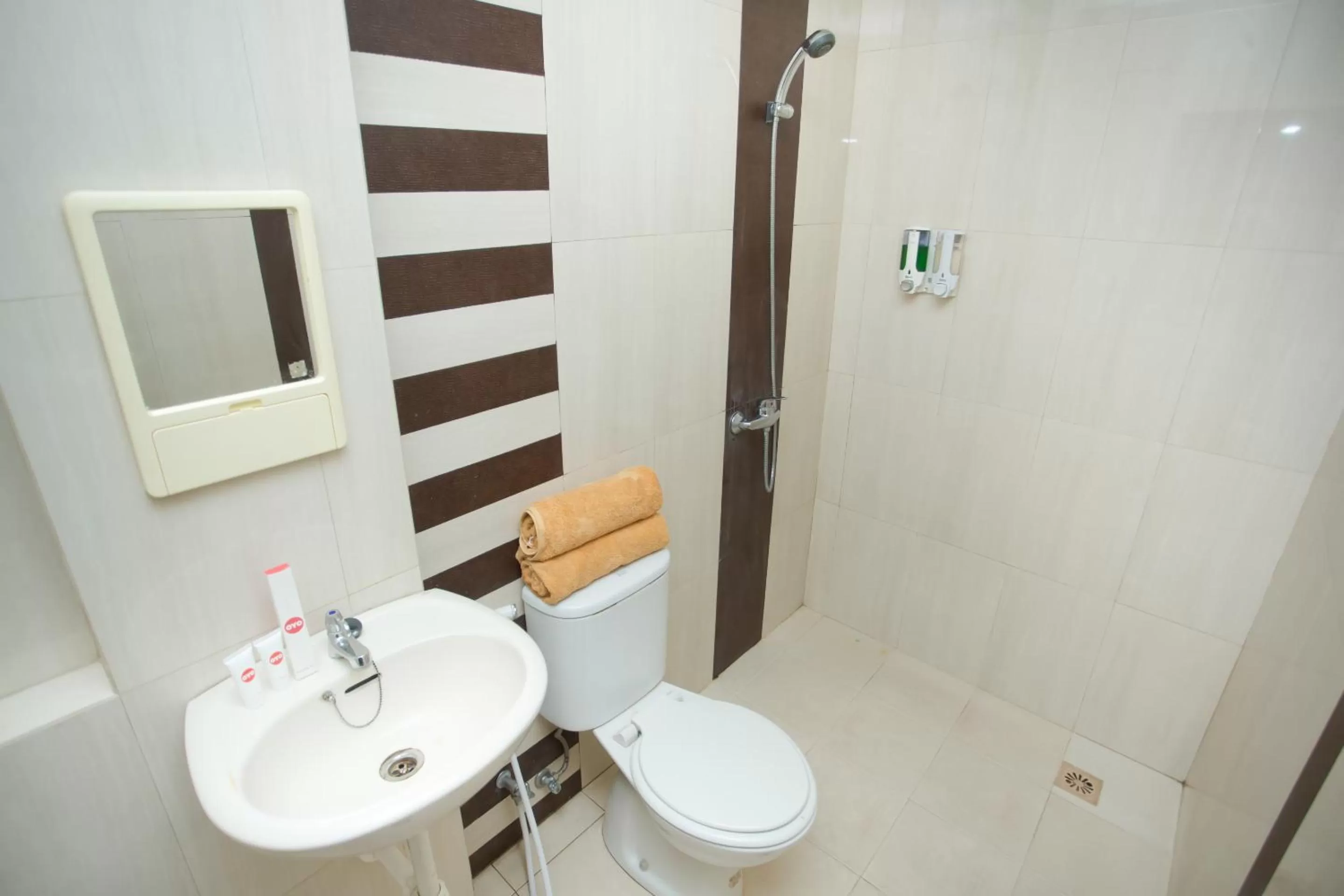 Bathroom in Hotel O Lapan Lapan