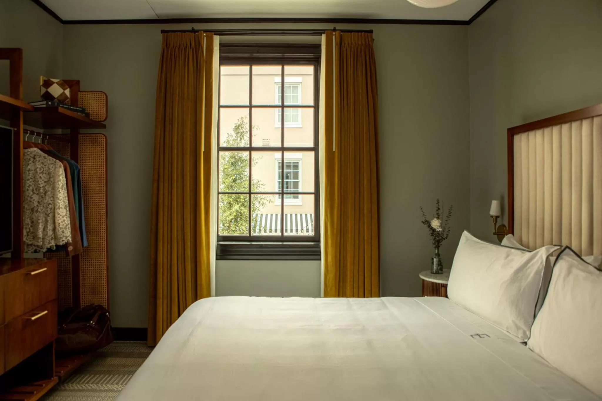 Bedroom, Bed in Emeline