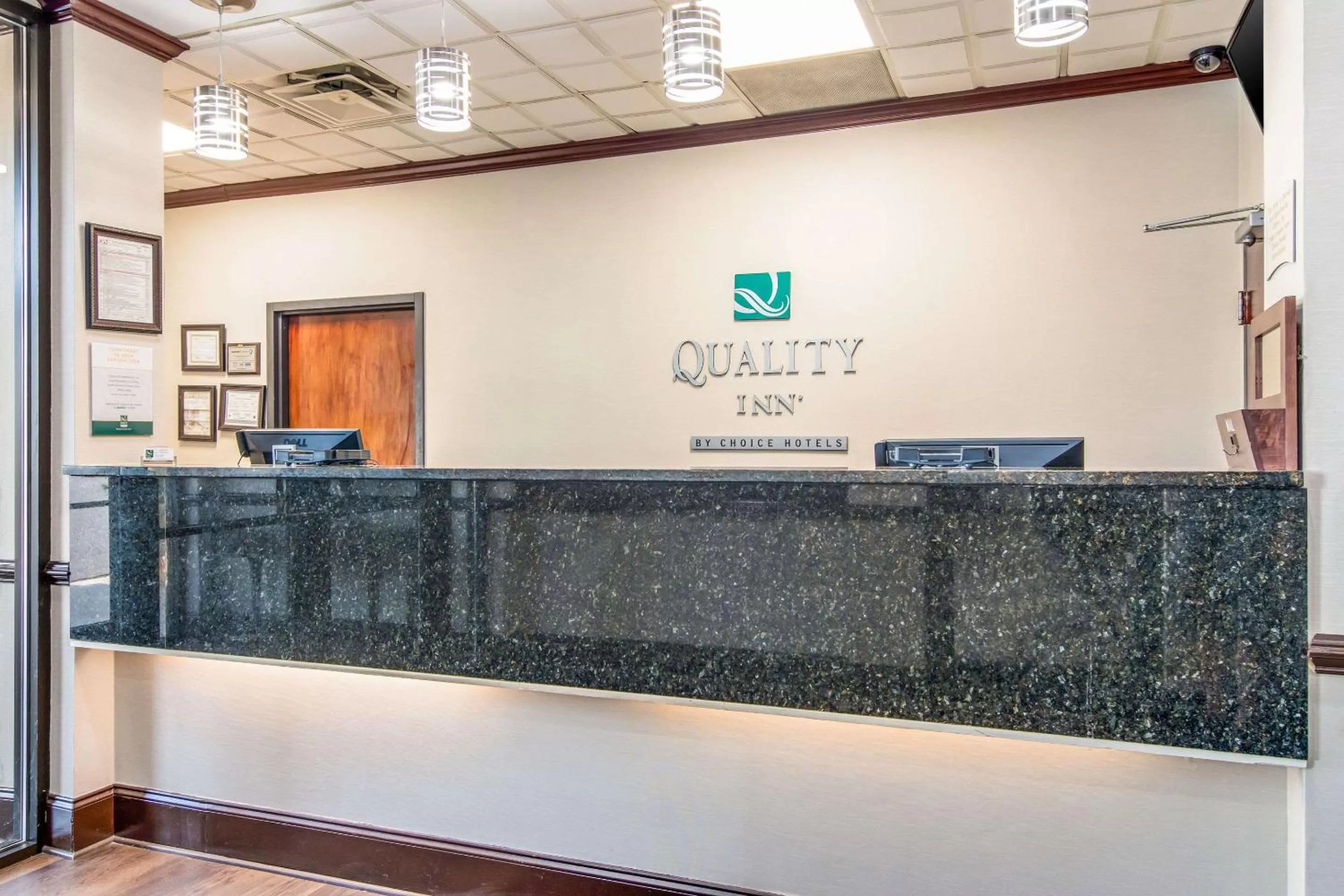 Lobby or reception in Quality Inn Suwanee I-85