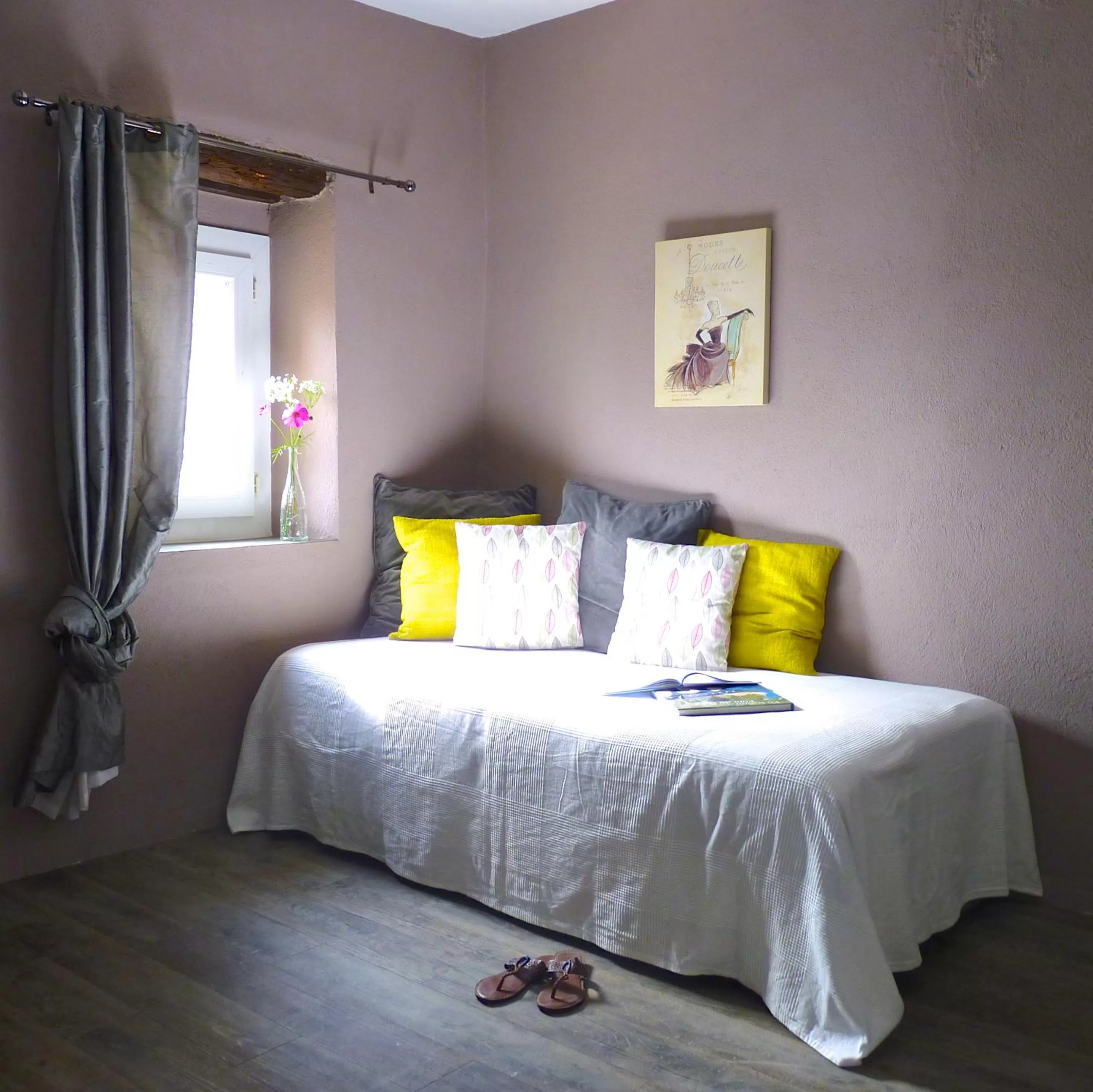 Bedroom, Bed in L'Autre Maison