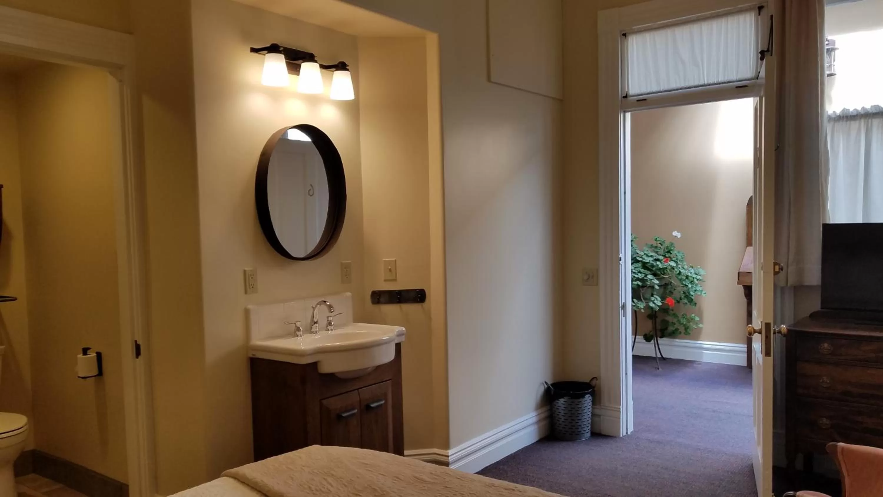 Bedroom, Bed in Hotel Ouray - for 12 years old and over