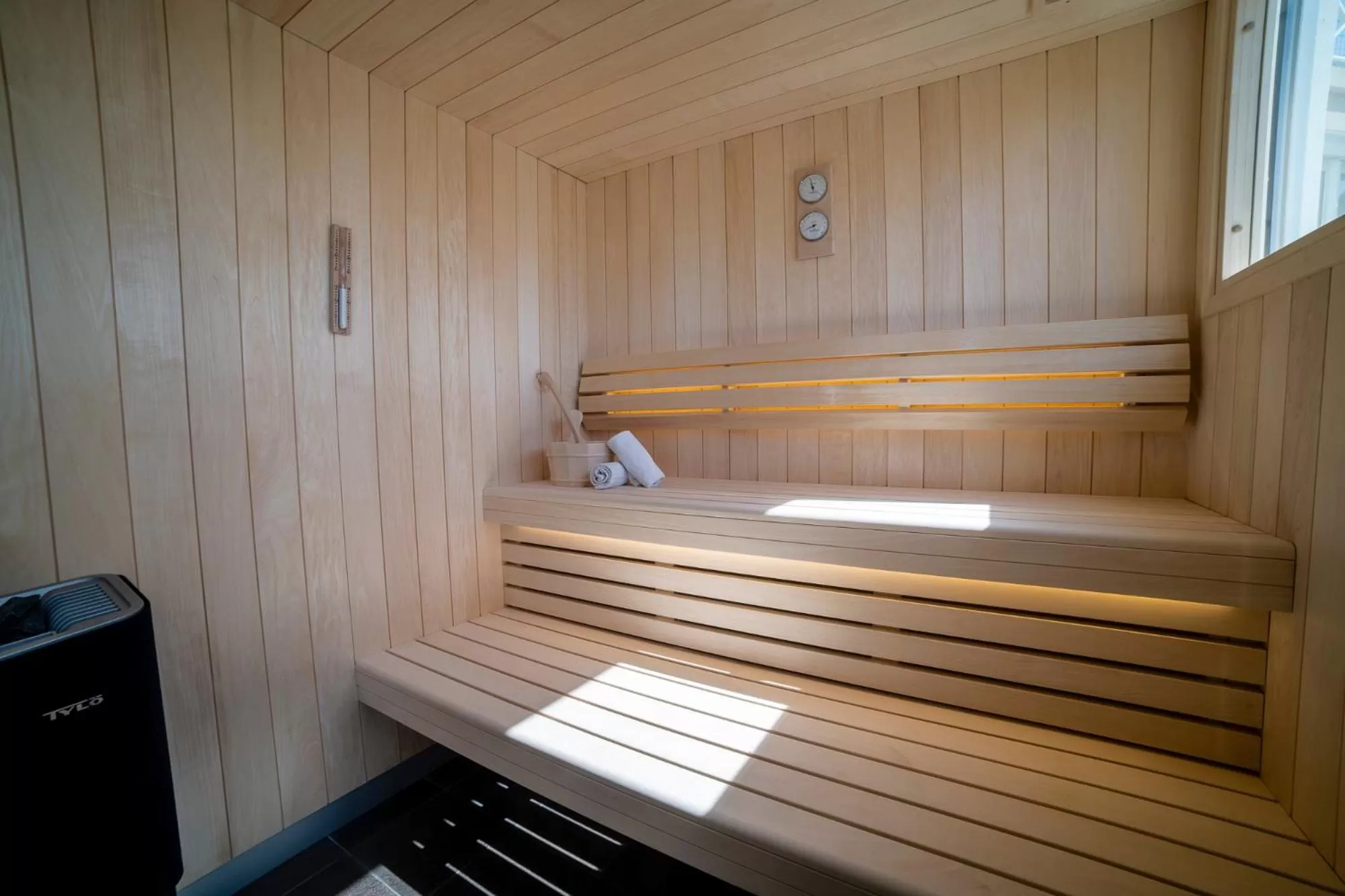 Swimming pool in Mercure Thalasso & Spa Port Fréjus