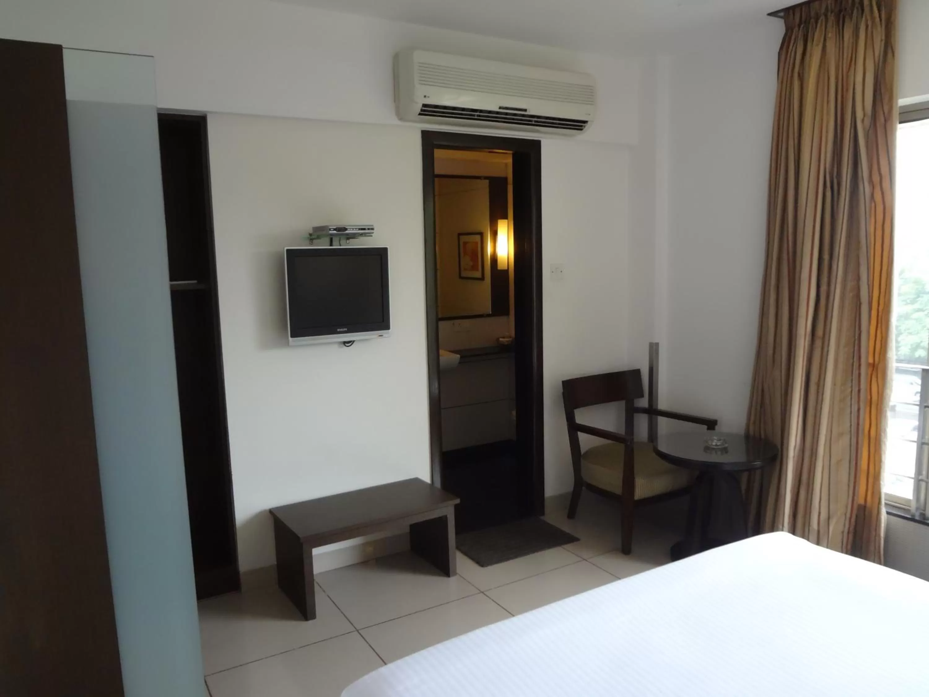 Day, Bed in Shantai Hotel