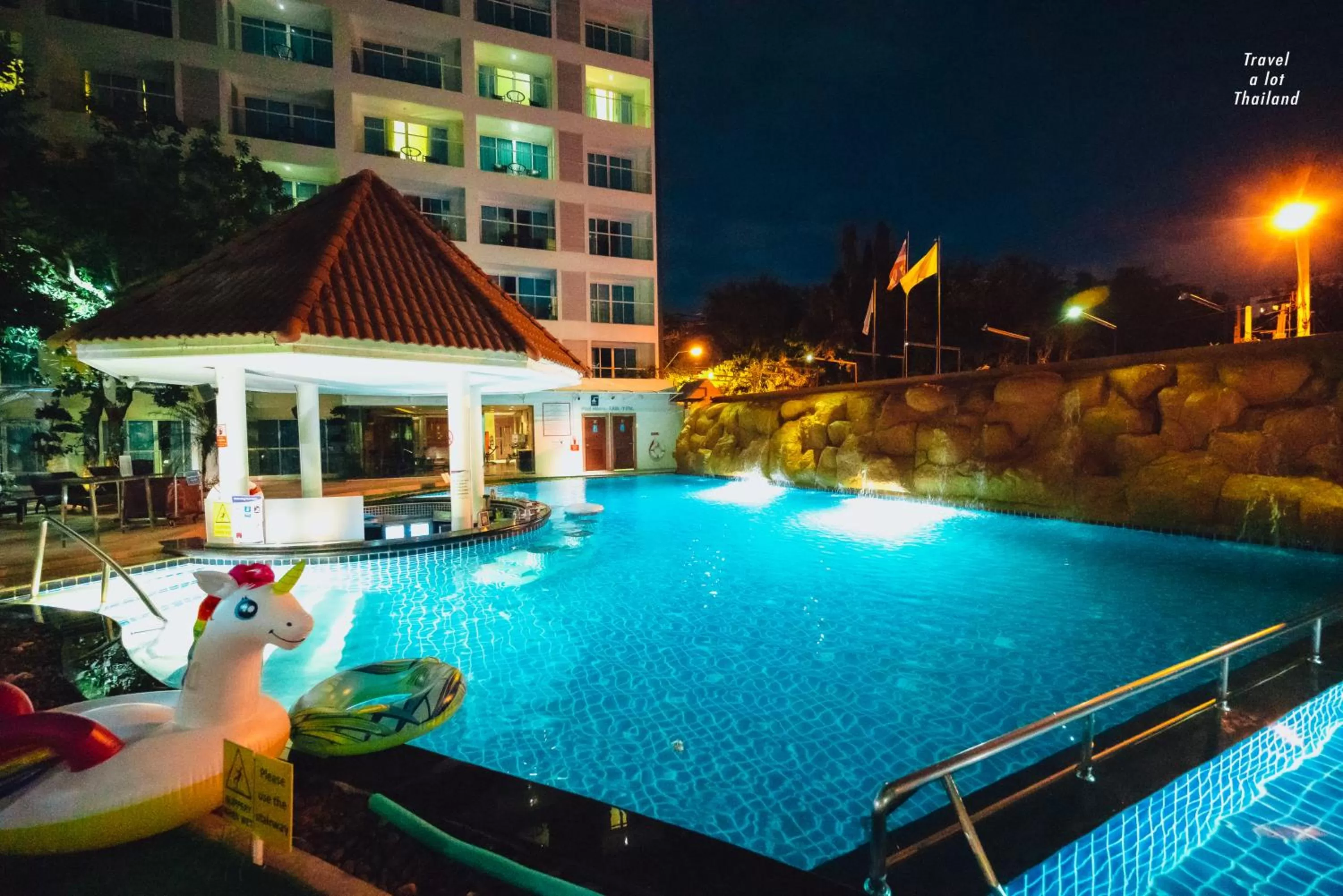 Swimming pool in Centara Pattaya Hotel