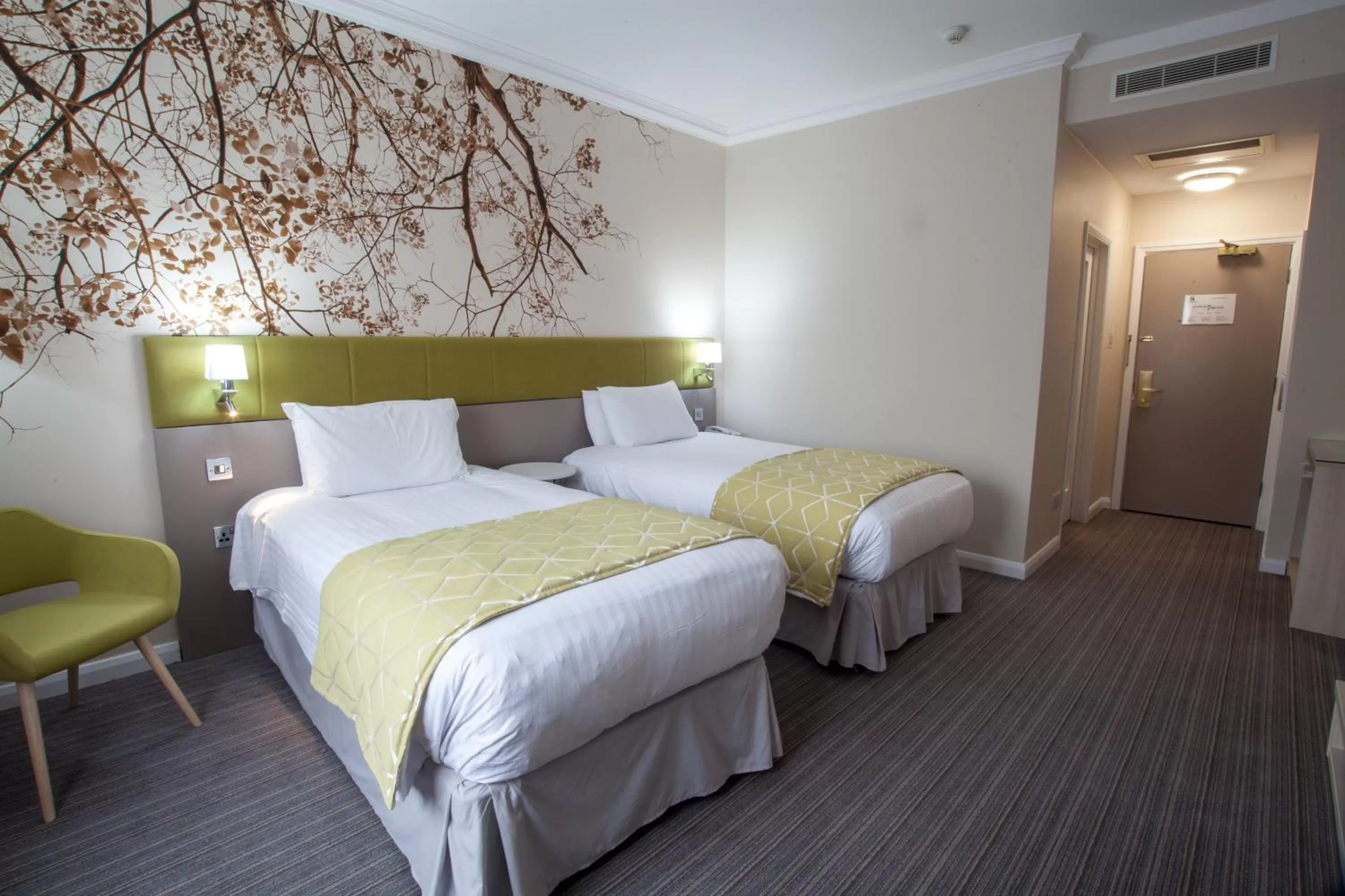 Photo of the whole room, Bed in Holiday Inn Corby Kettering A43 by IHG