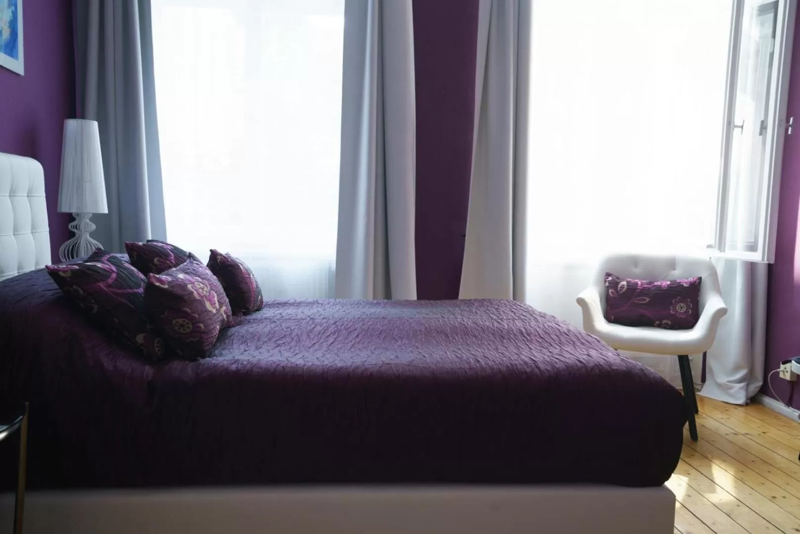 Living room, Bed in Boutique Hotel Mittendrin Berlin