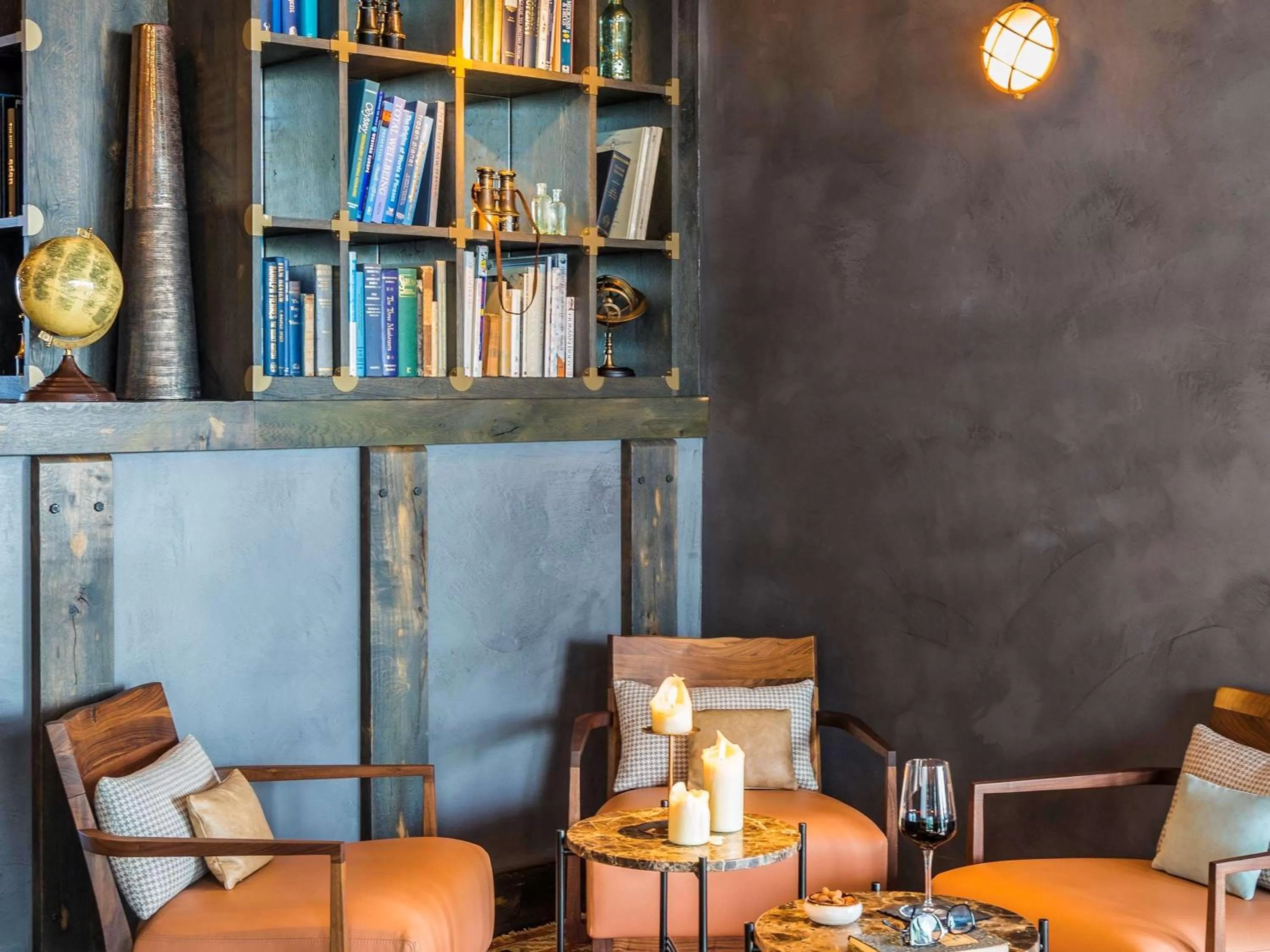 Lounge or bar in Novotel London Canary Wharf