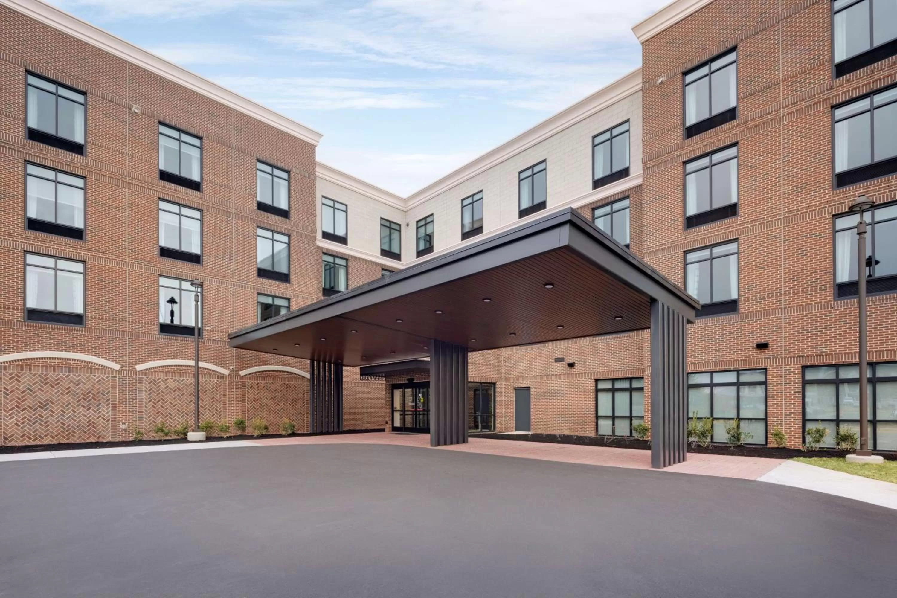 Property building in Hilton Garden Inn Haymarket