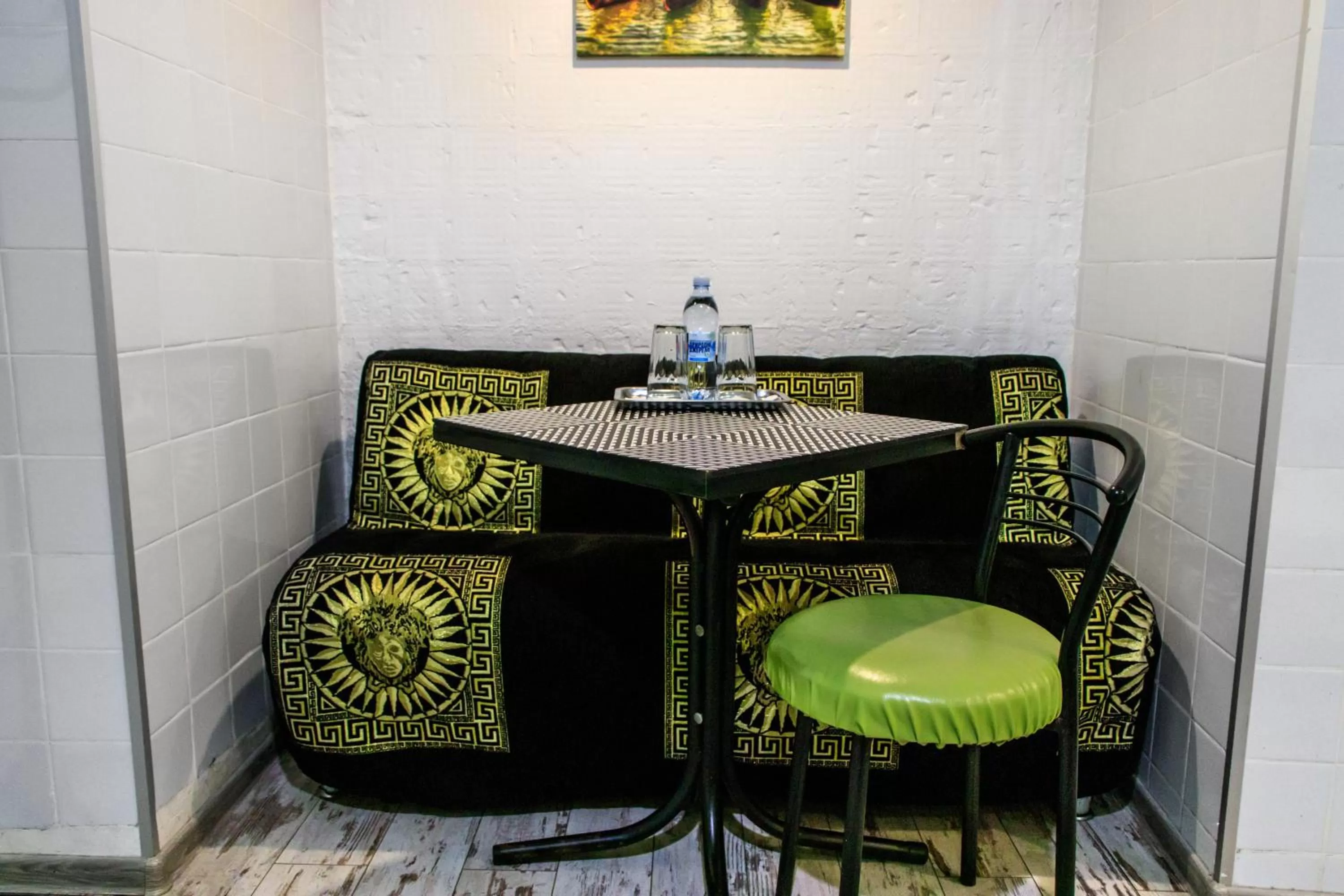 Seating area in MAMBA HOTEL - готель в укритті