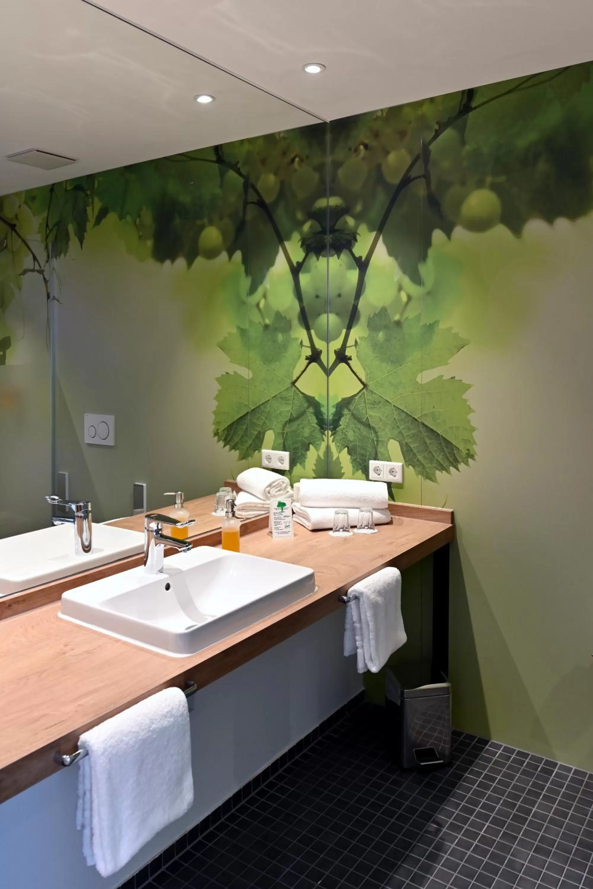 Bathroom in Bethel Hotel zum Weinberg