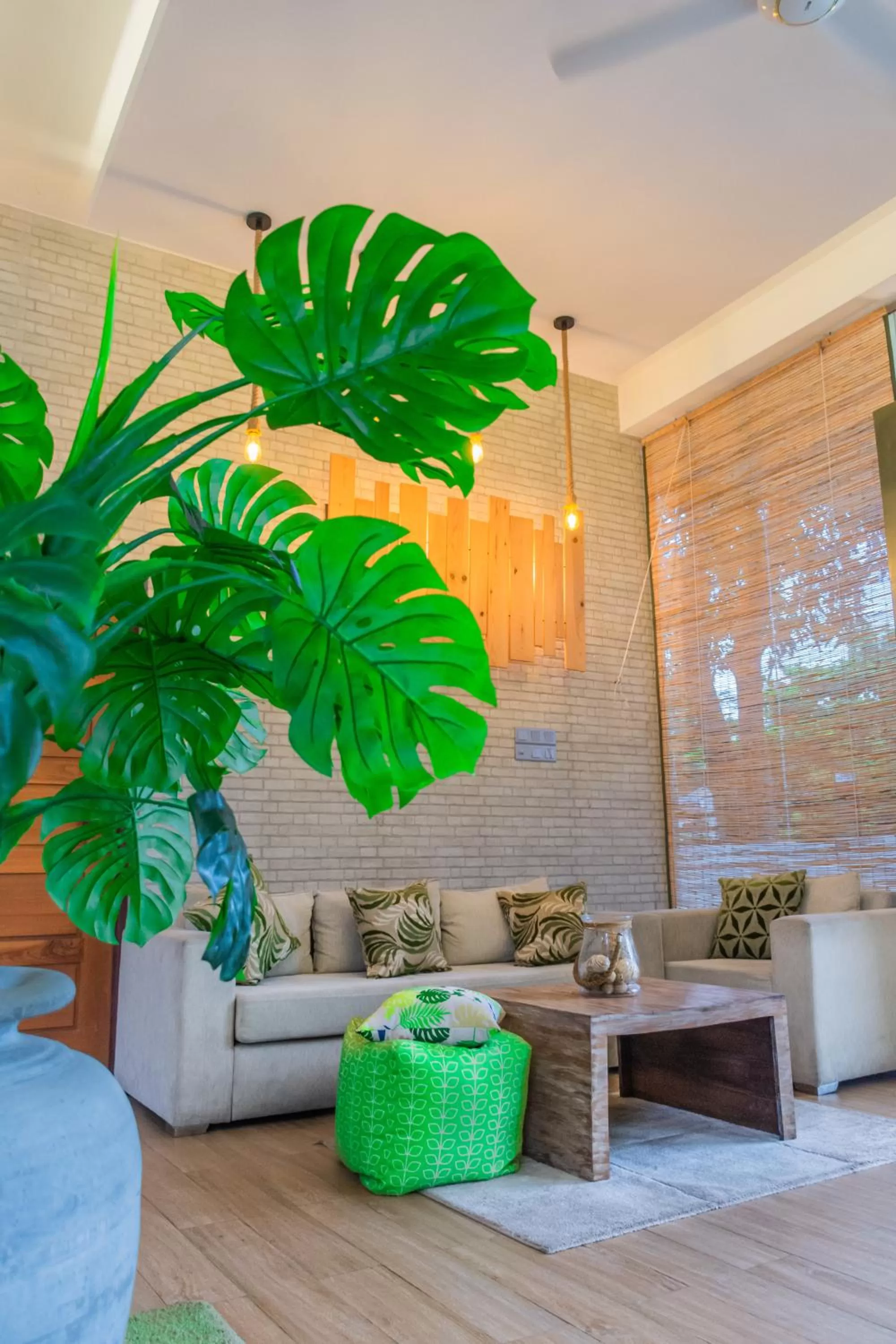 Living room in J leaf Hotel by Blue Bird