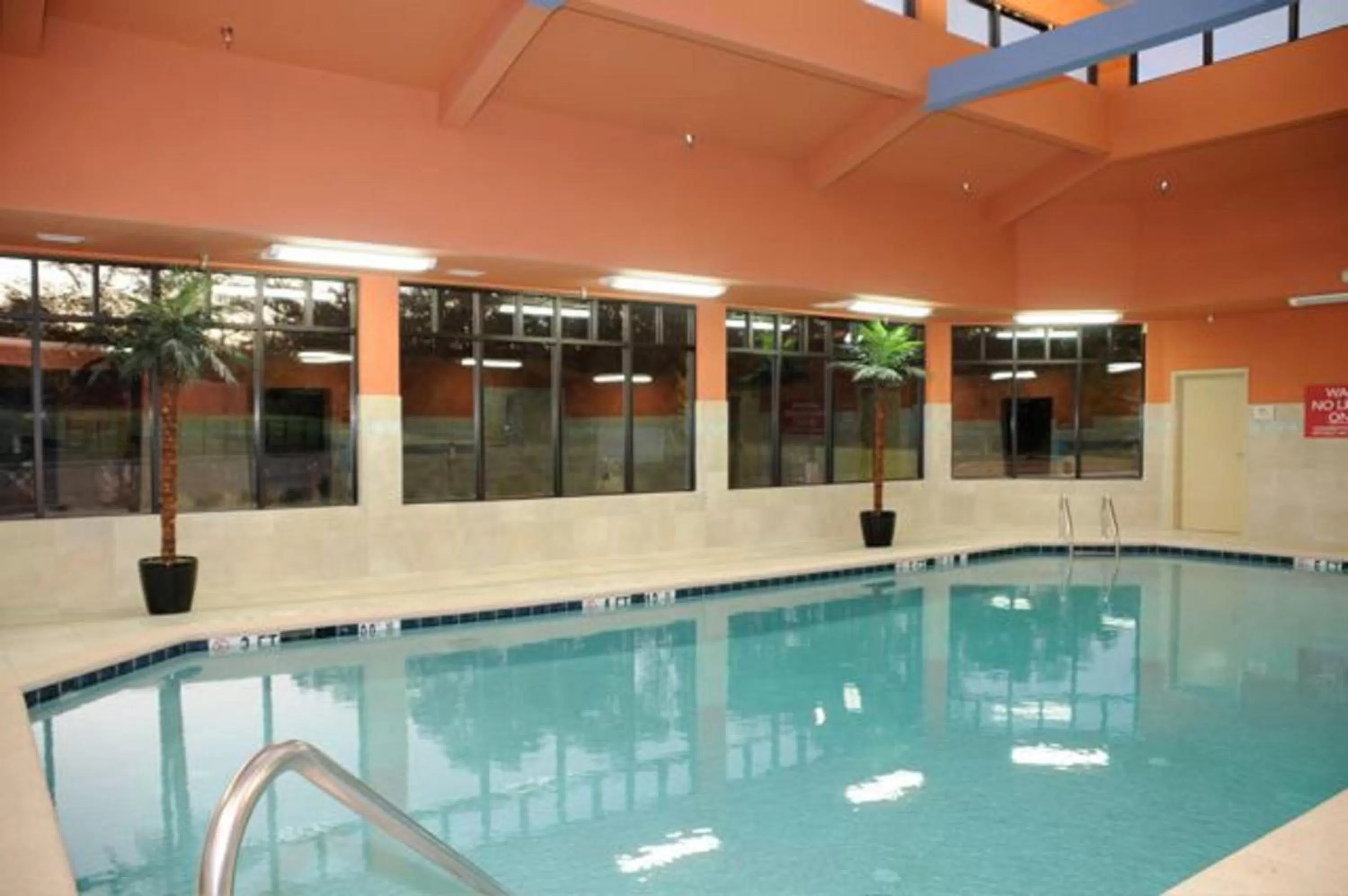 Swimming pool in Holiday Inn Express Hotel & Suites Atlanta-Cumming by IHG