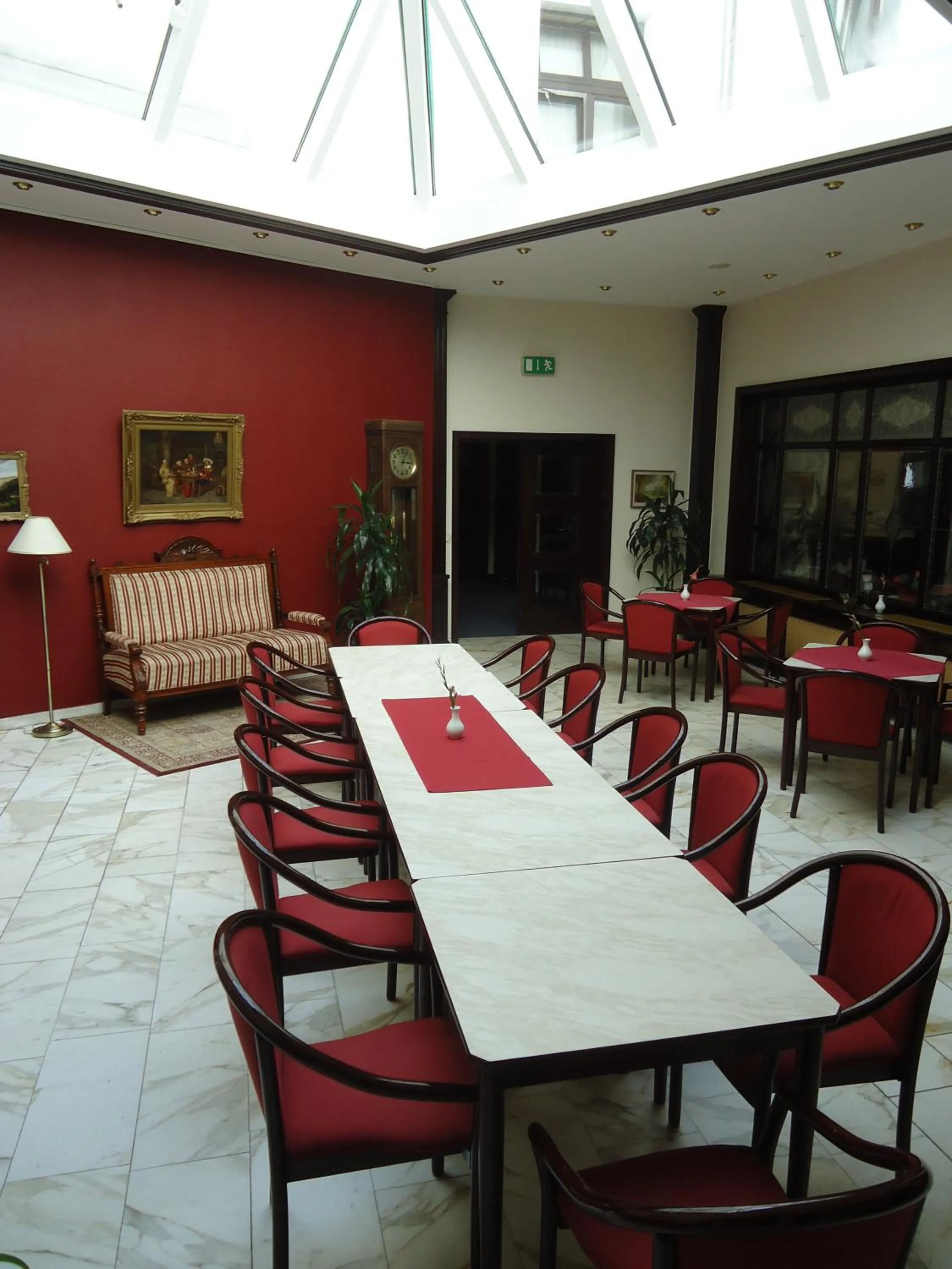 Restaurant/places to eat in Hotel Marthahaus