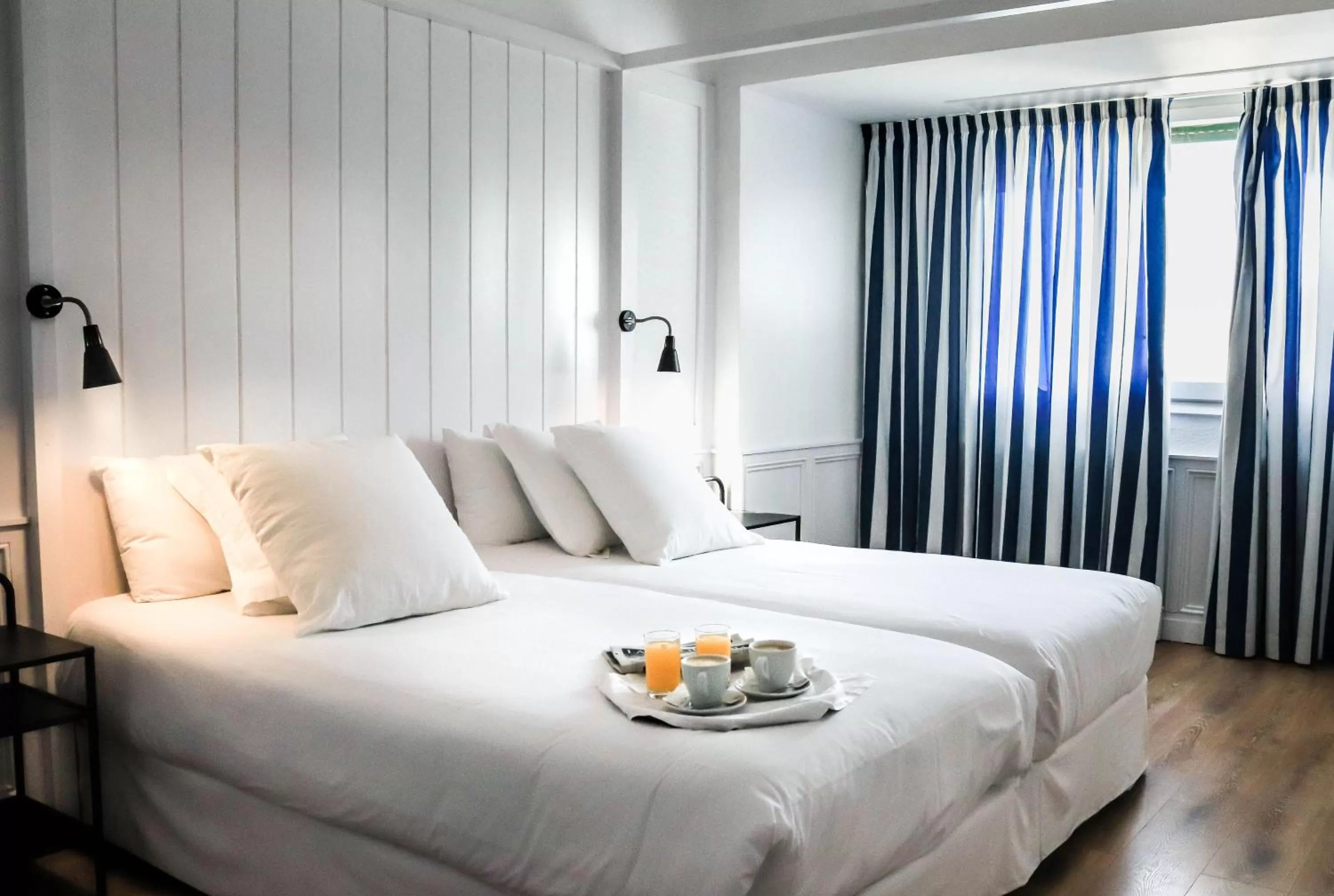 Bed in Hotel & Restaurant Marina Palamós