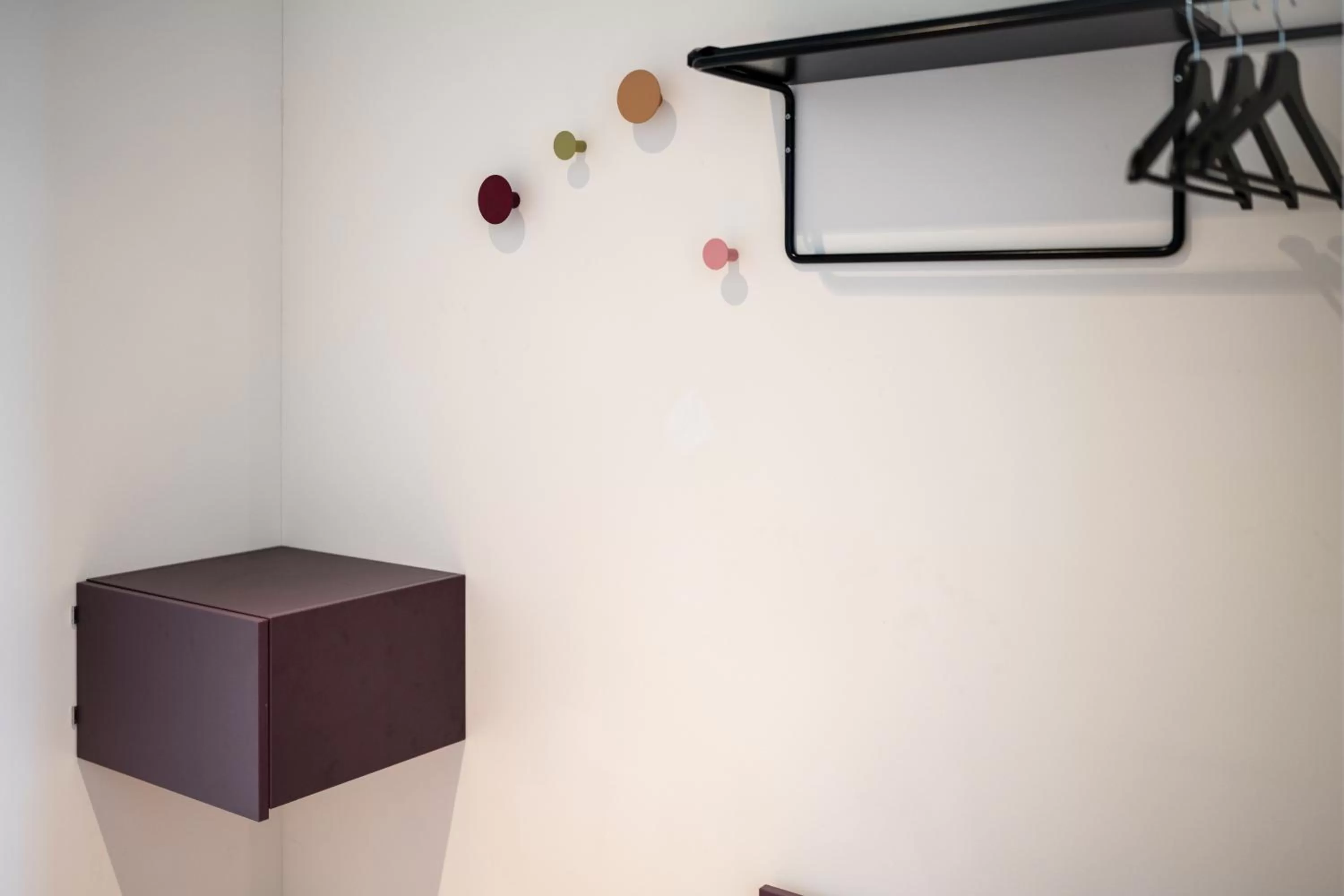 wardrobe in b-smart hotel Menziken