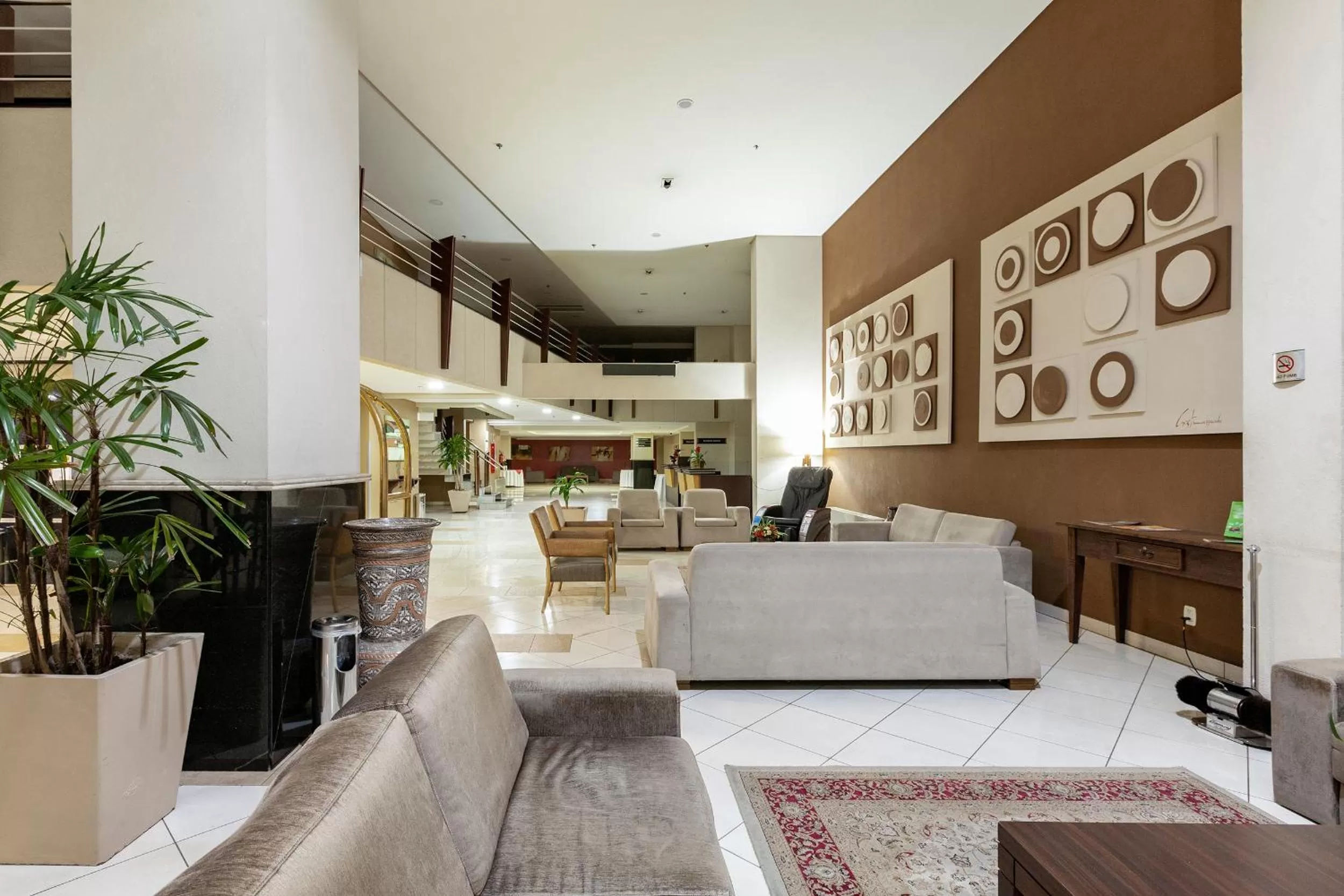 Communal lounge/ TV room in Tri Hotel Executive Caxias