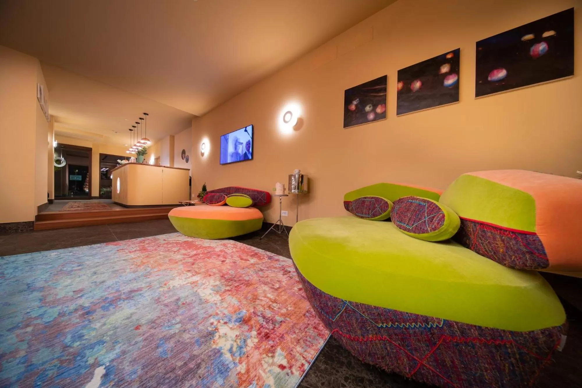 Lobby or reception, Bed in OMAMA Hotel