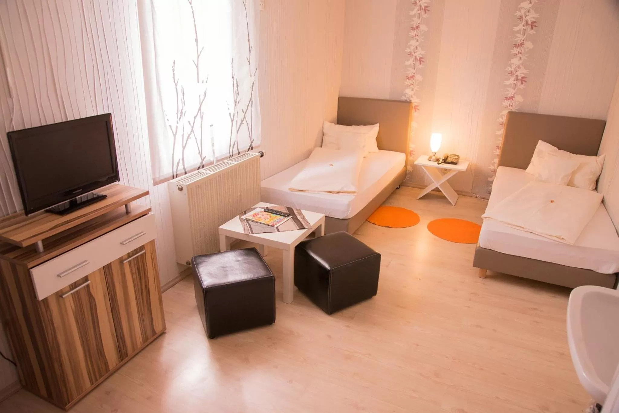 Photo of the whole room, Bed in Hotel Rothenburger Hof