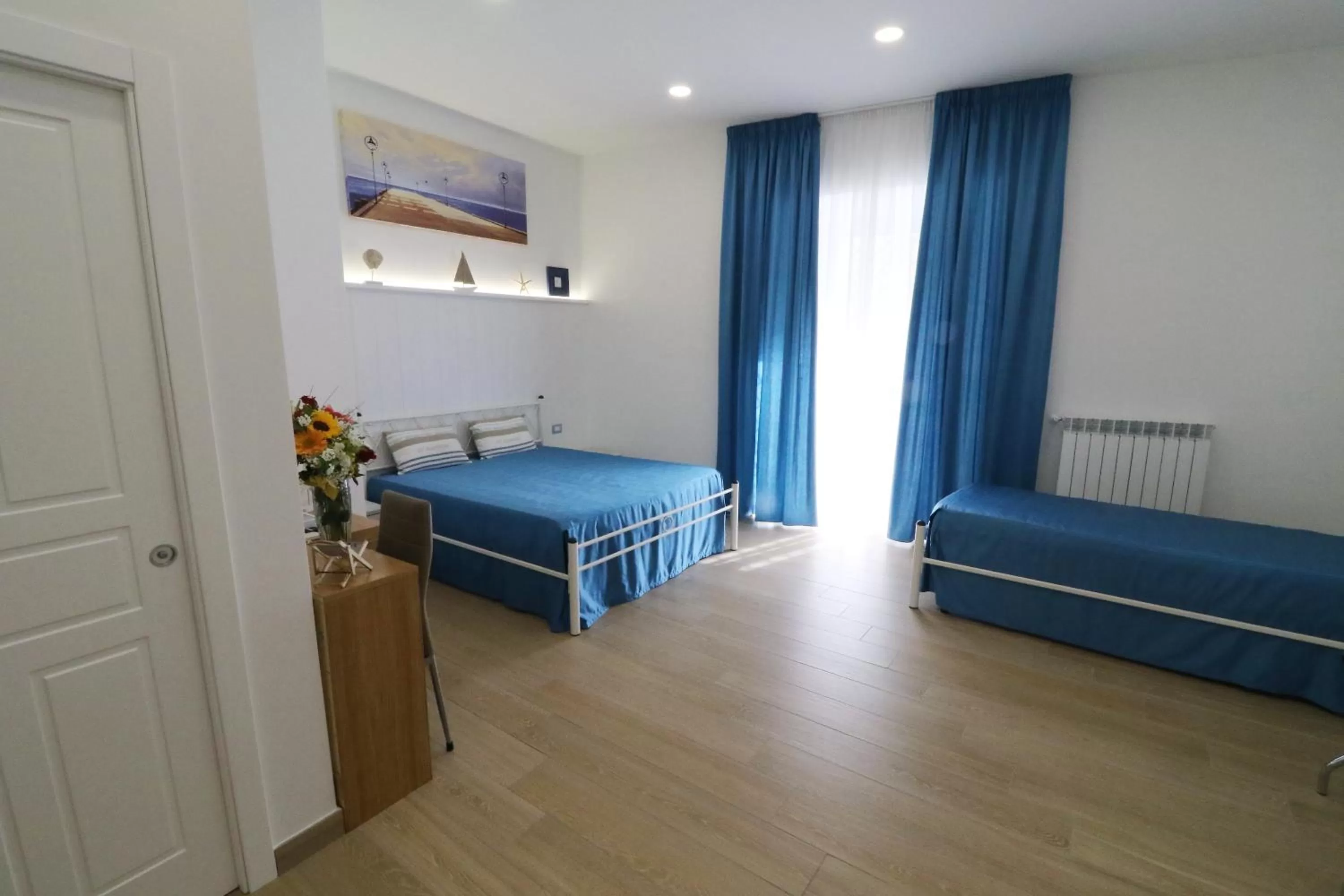 Property building, Bed in Antica Capri