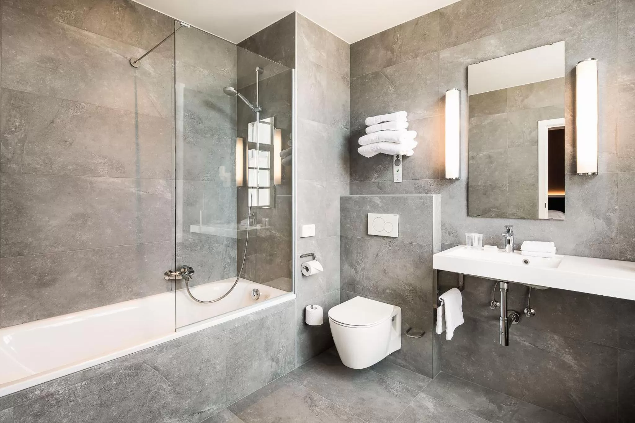 Shower in Hotel Navarra Brugge