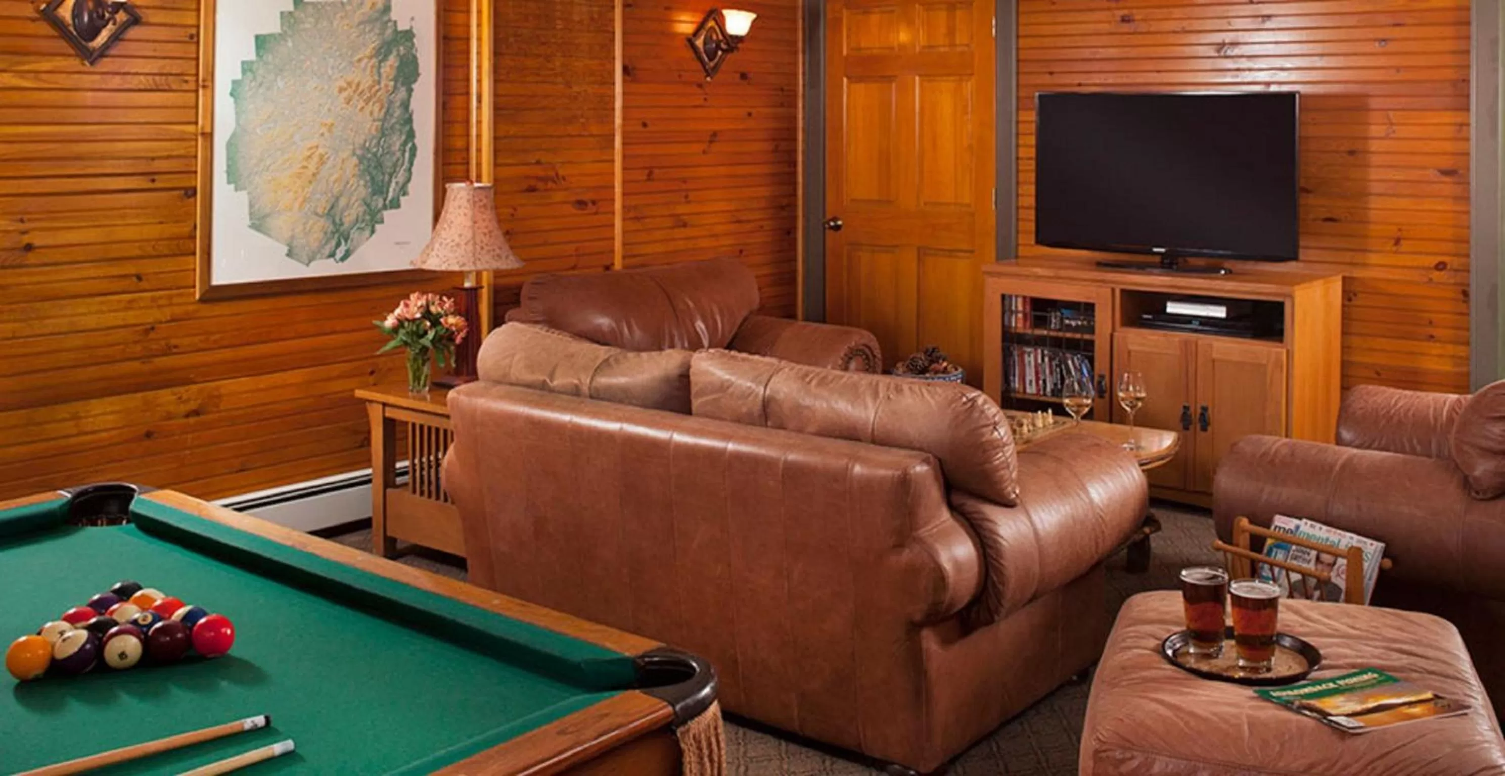 Game Room in Friends Lake Inn