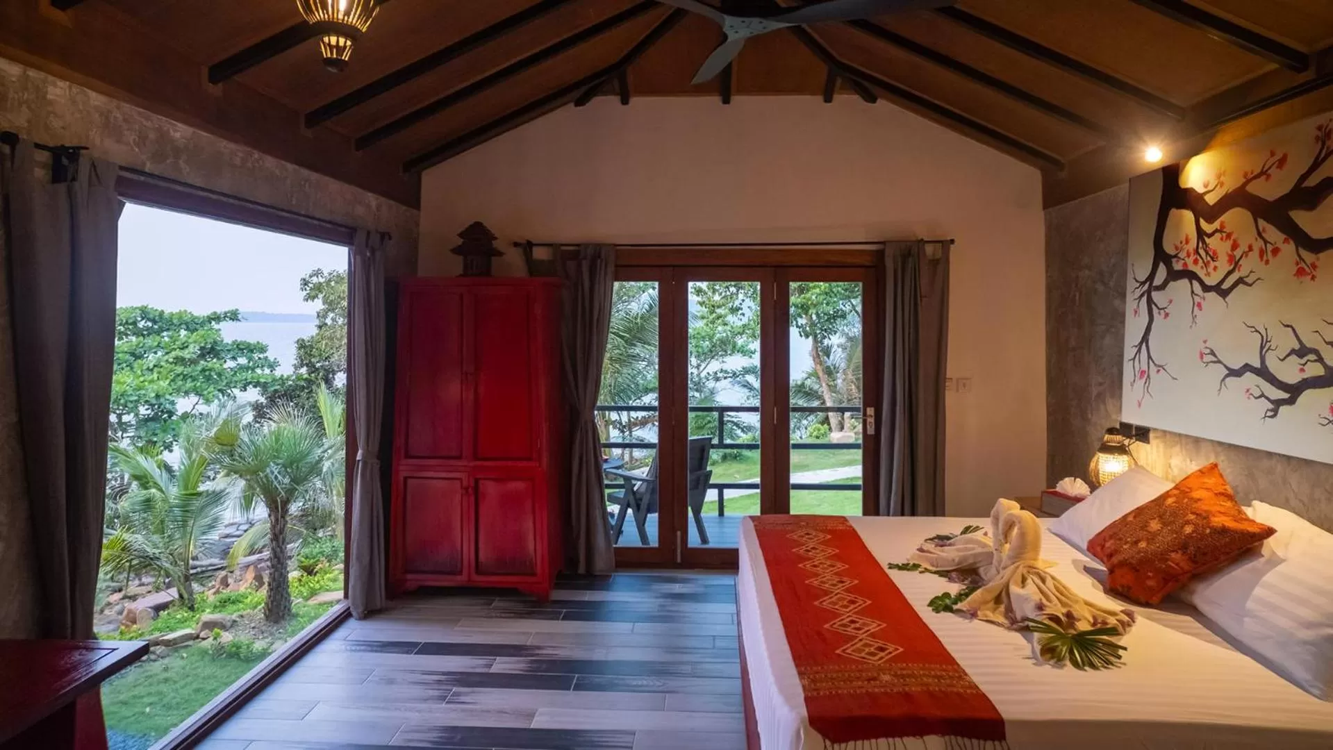 Bed in Jasmin Garden Koh Kood