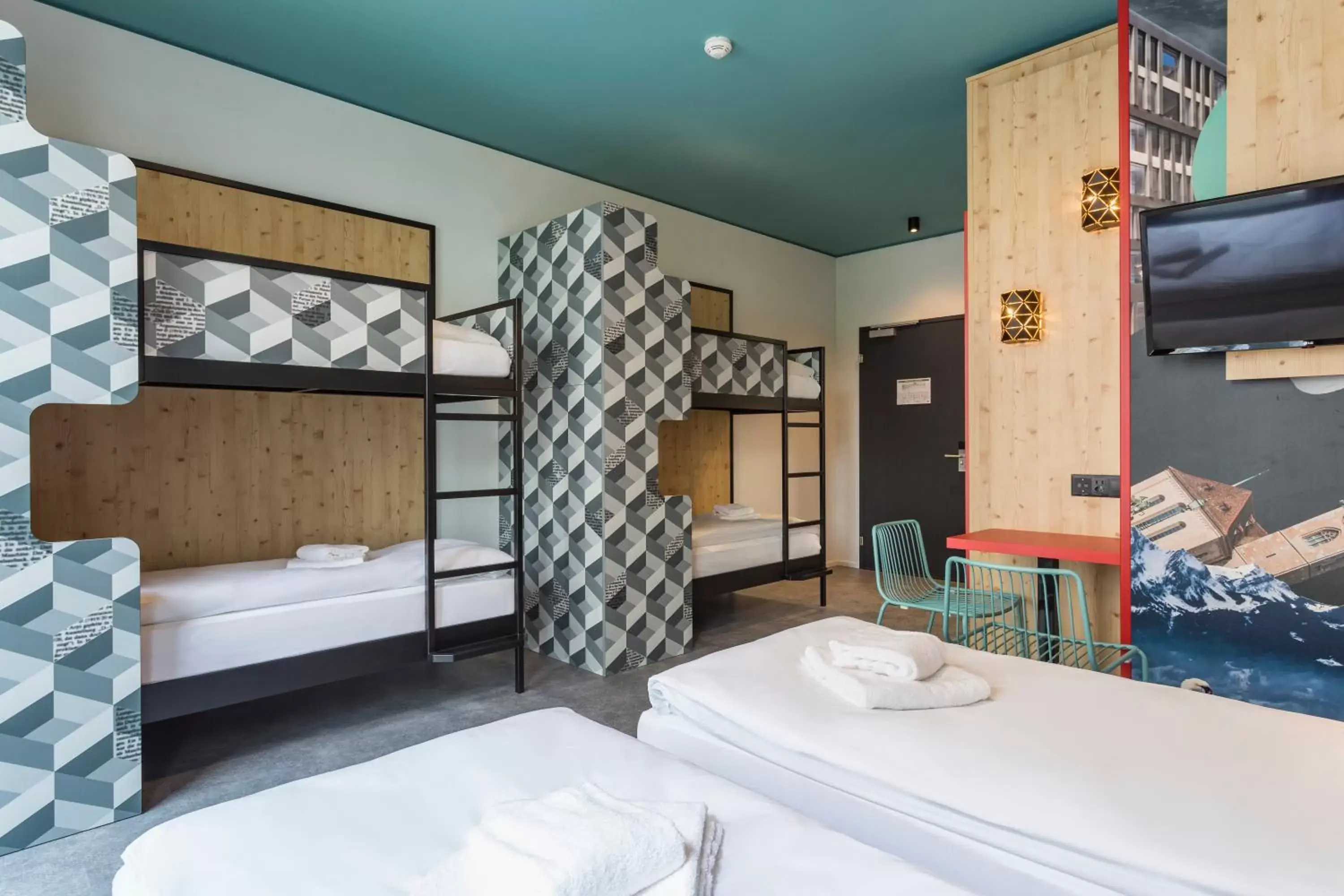 Standard Family Room in MEININGER Hotel Zürich Greencity Standard Family Room in MEININGER Hotel Zürich Greencity